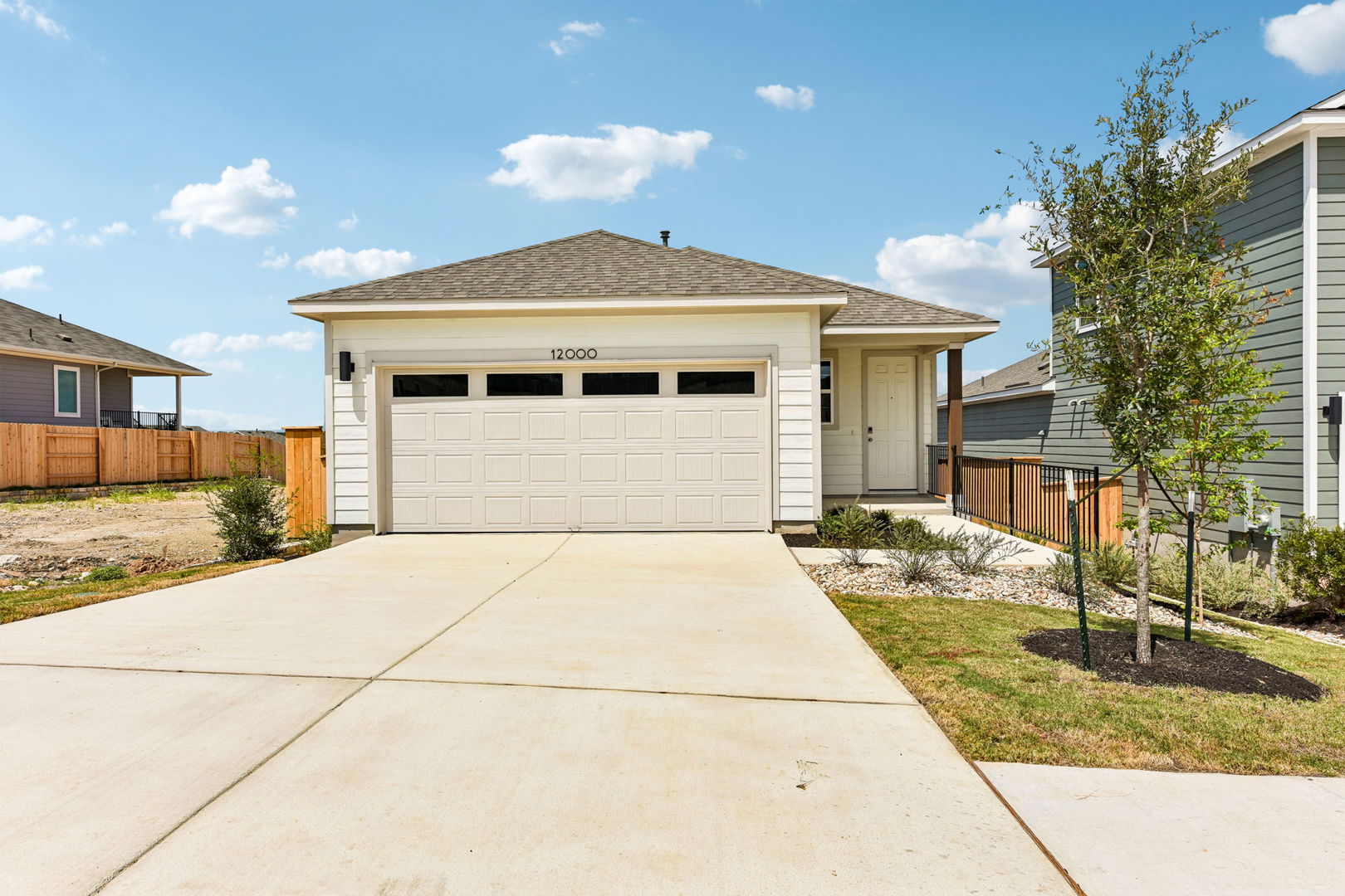 12000 Ellena CV — photo