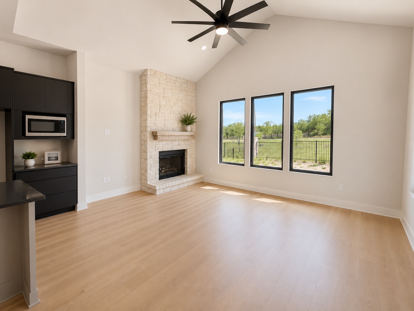 711 N Paleface Ranch RD 4, Spicewood, TX 78669 — photo 3