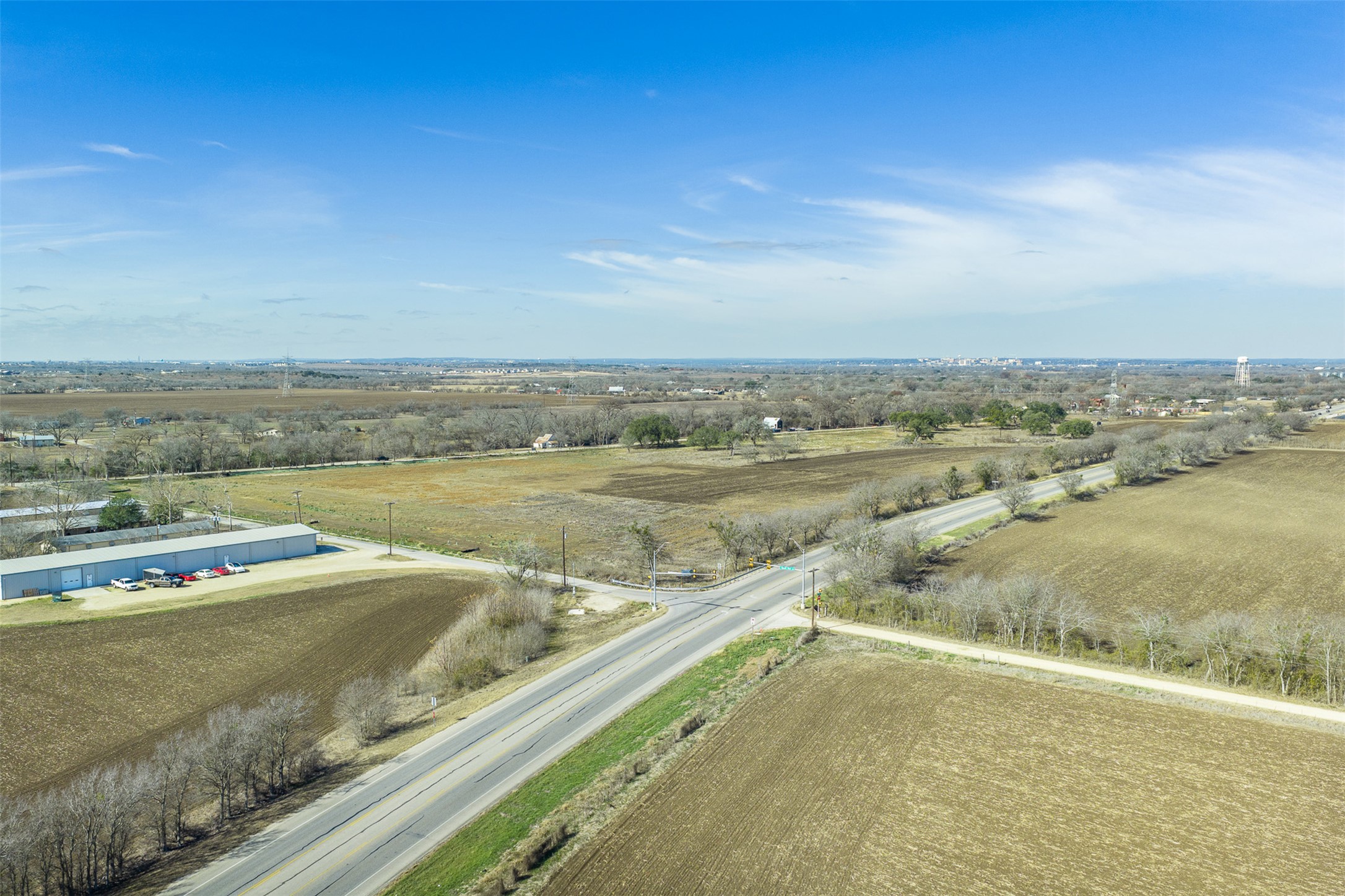 600 NW River Rd — photo