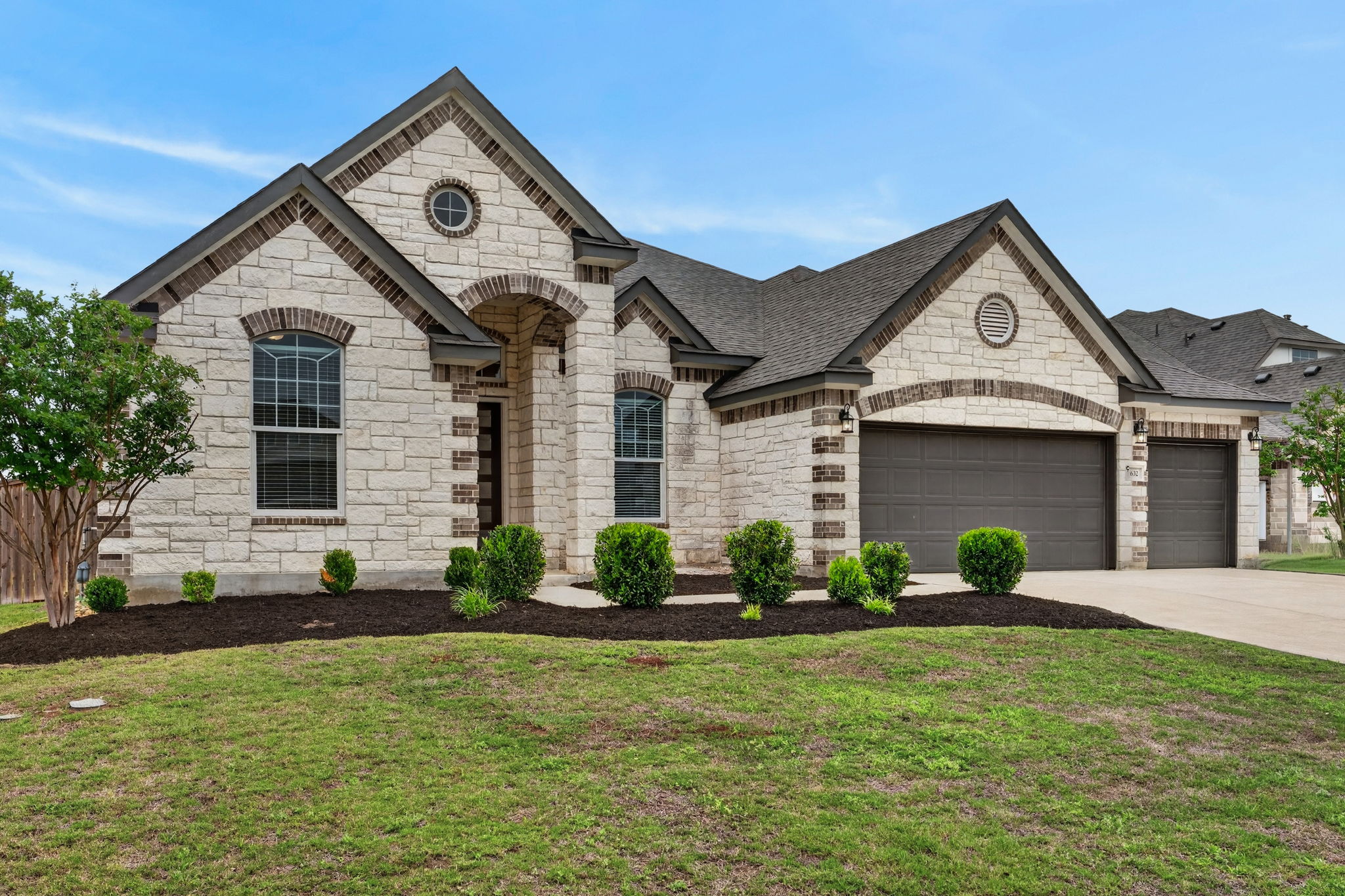 632 Asher Ct — photo