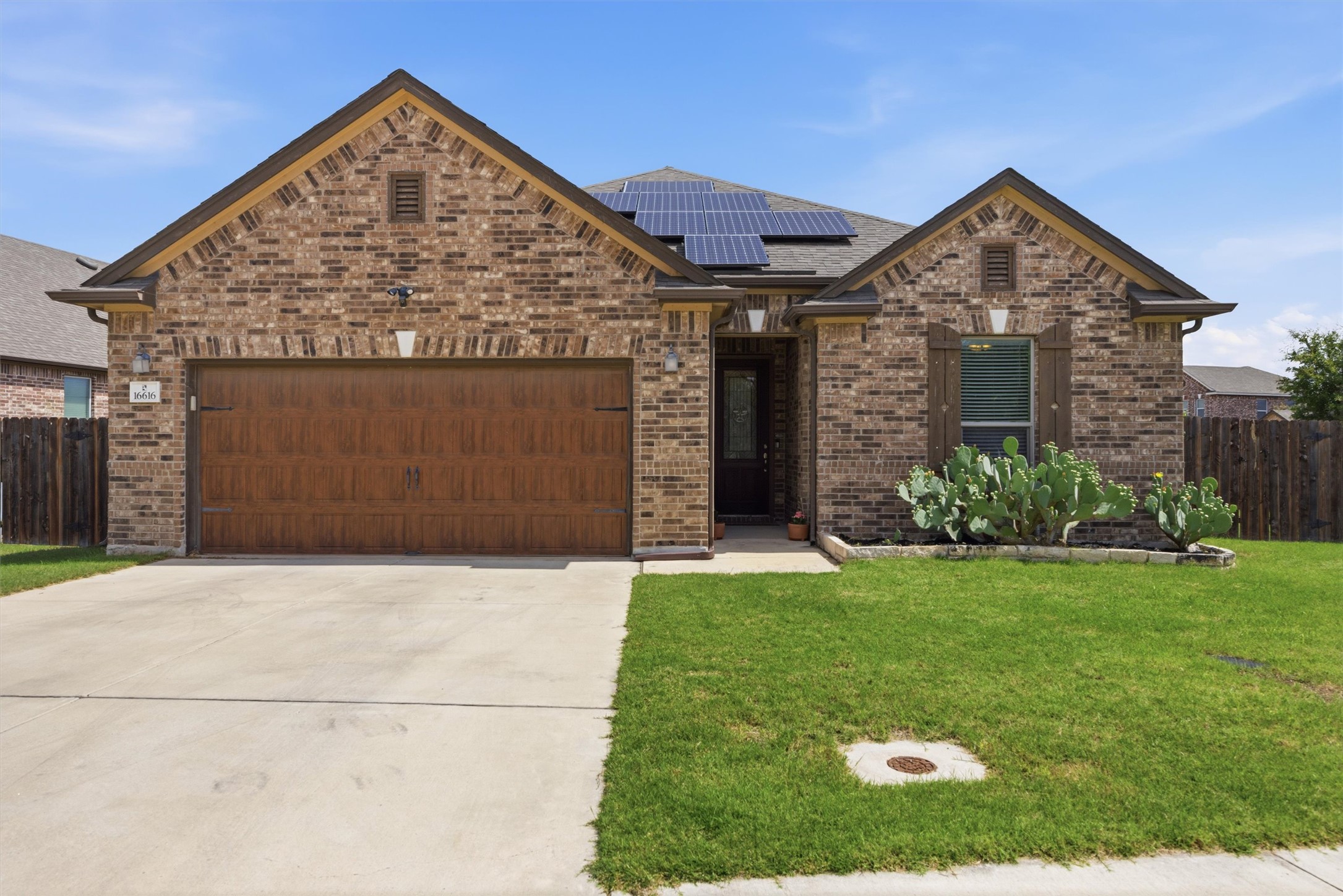 16616 Brogan Ln — photo