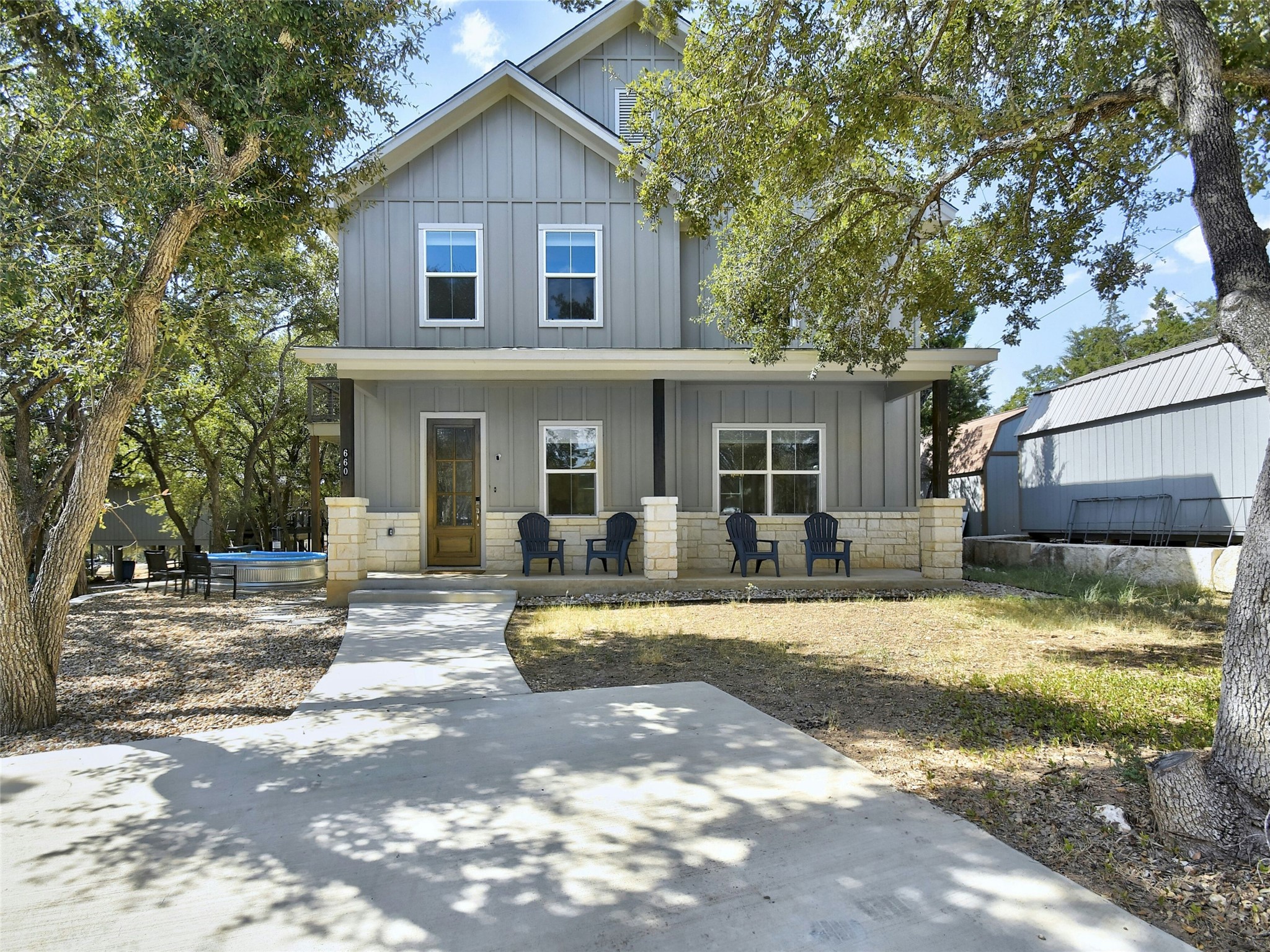 660 Mockingbird Dr — photo