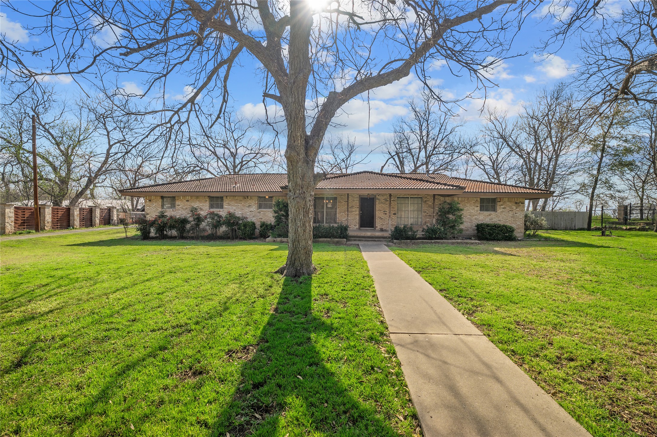 7705 Shelton Rd — photo