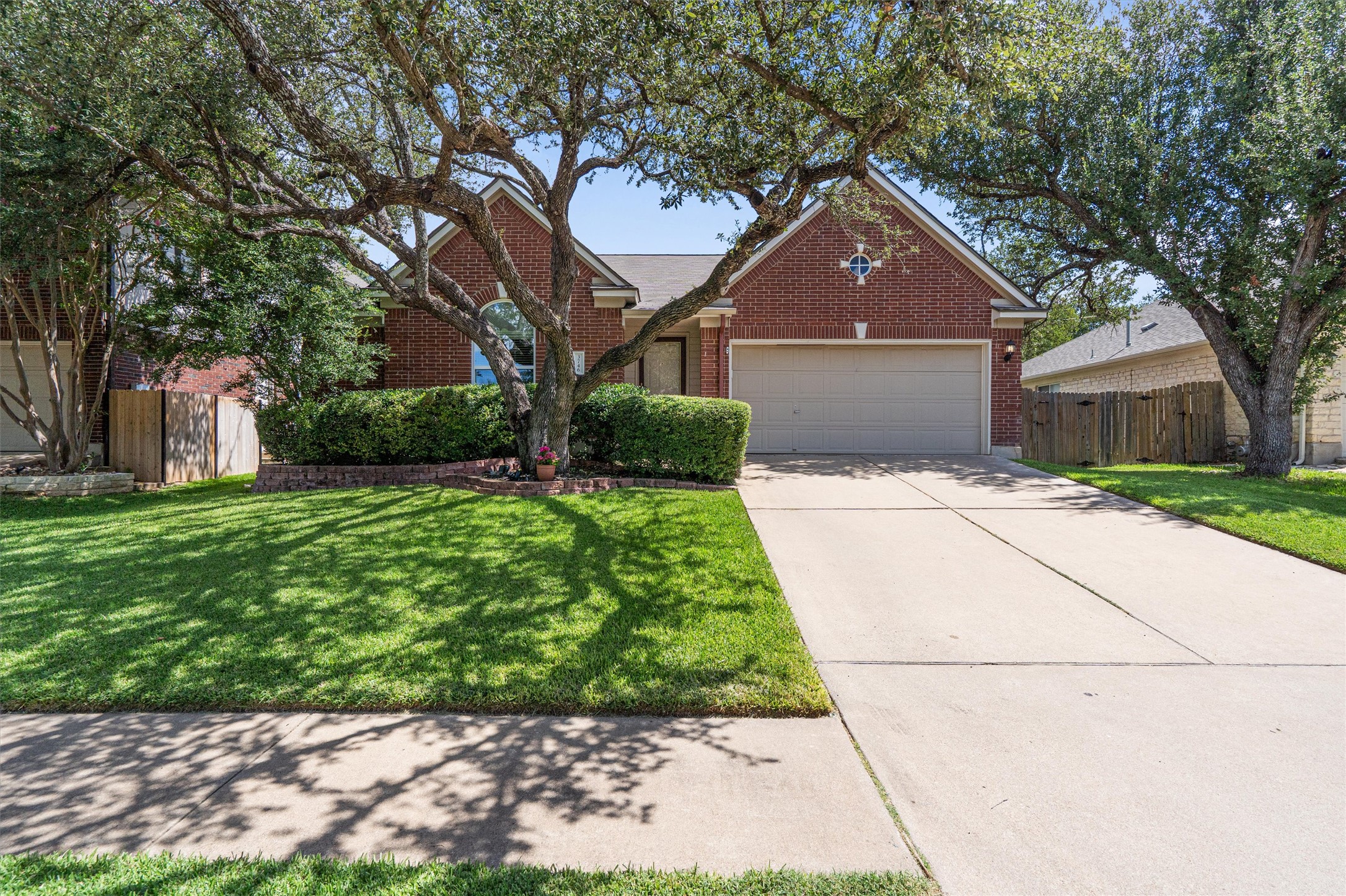 3746 Newland Dr — photo
