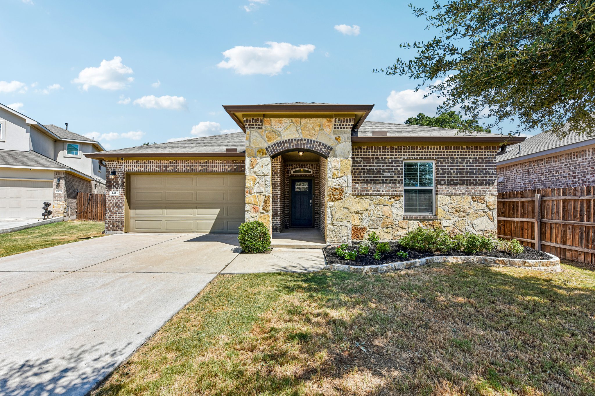 4413 Lobo Landing Ln — photo