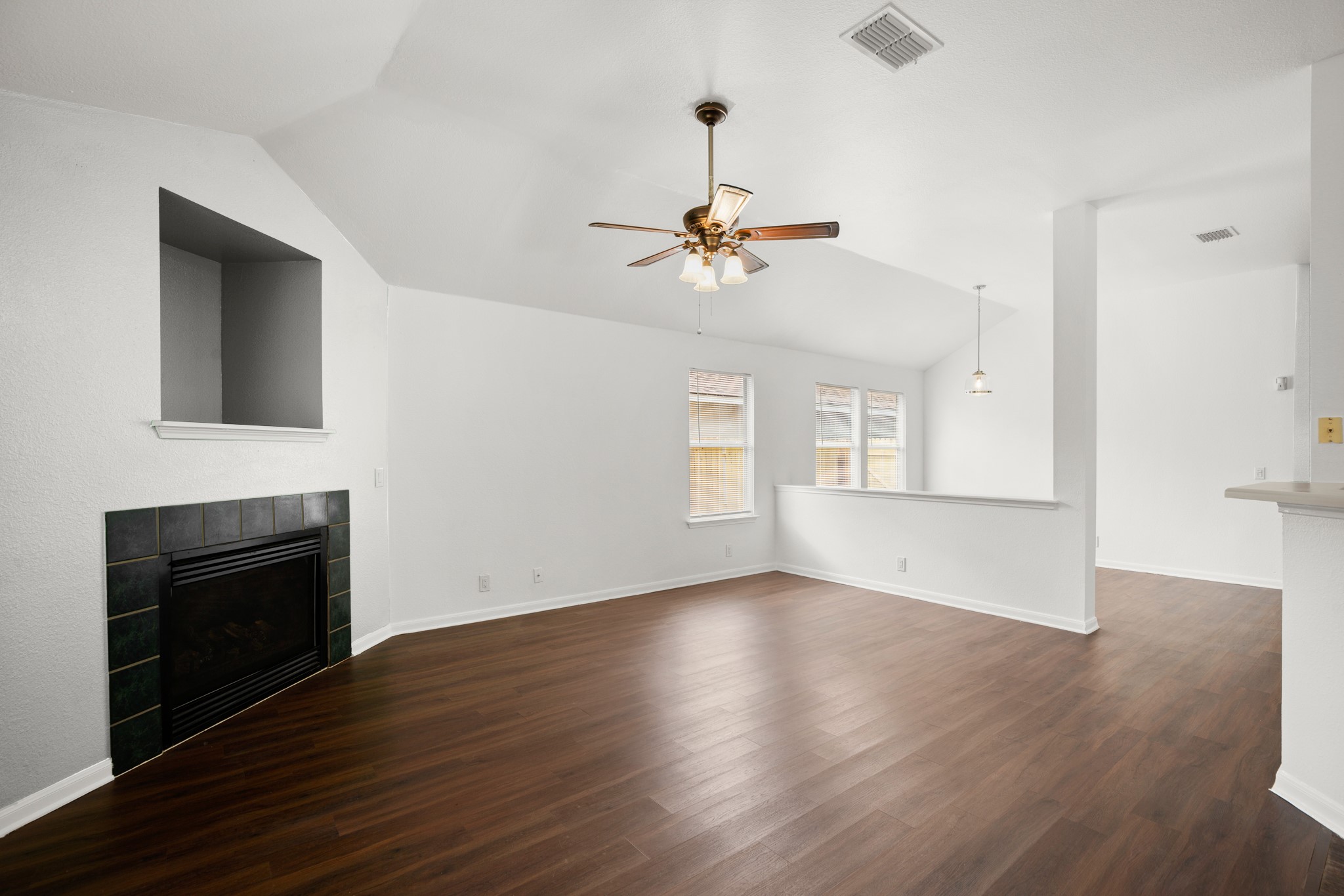 14608 Menifee St — photo