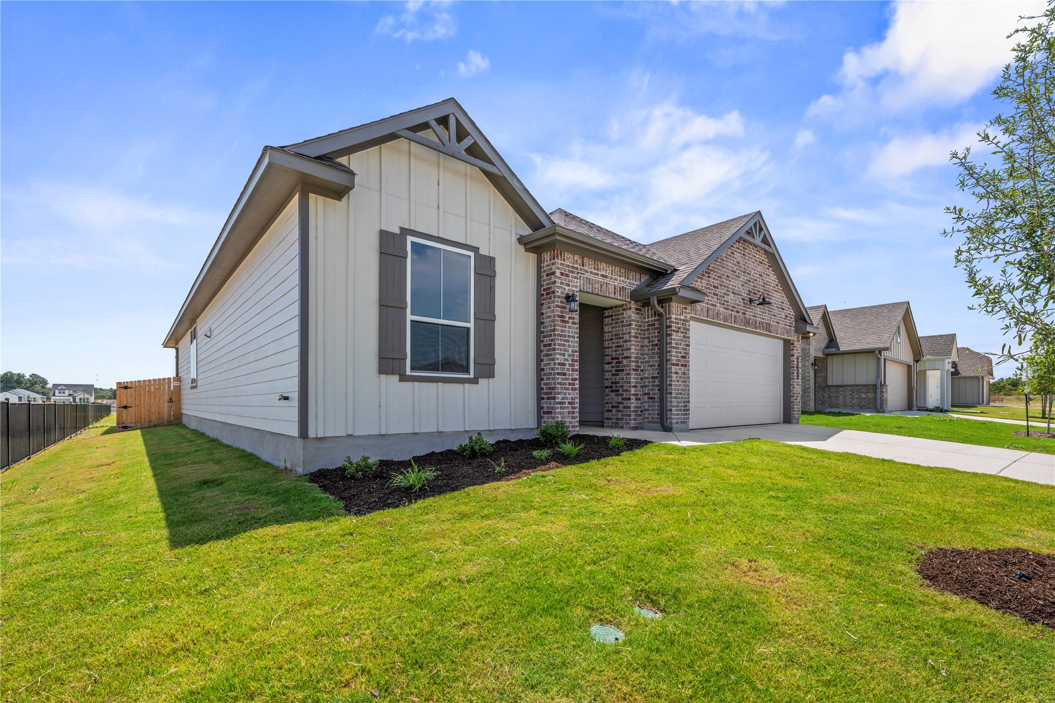 247 Gus Loop, Georgetown, TX 78626 — photo 2