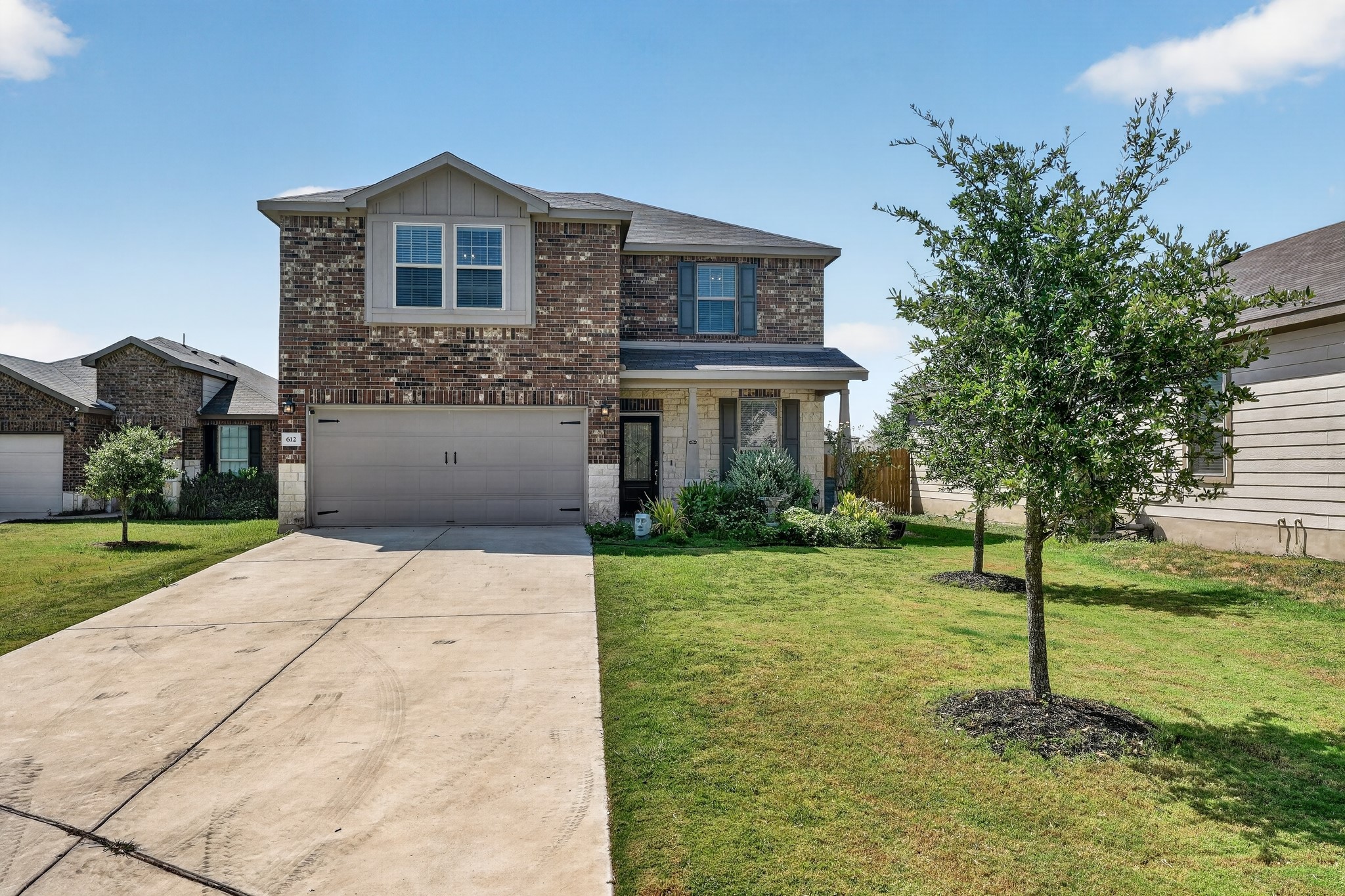 612 Sonterra Blvd — photo