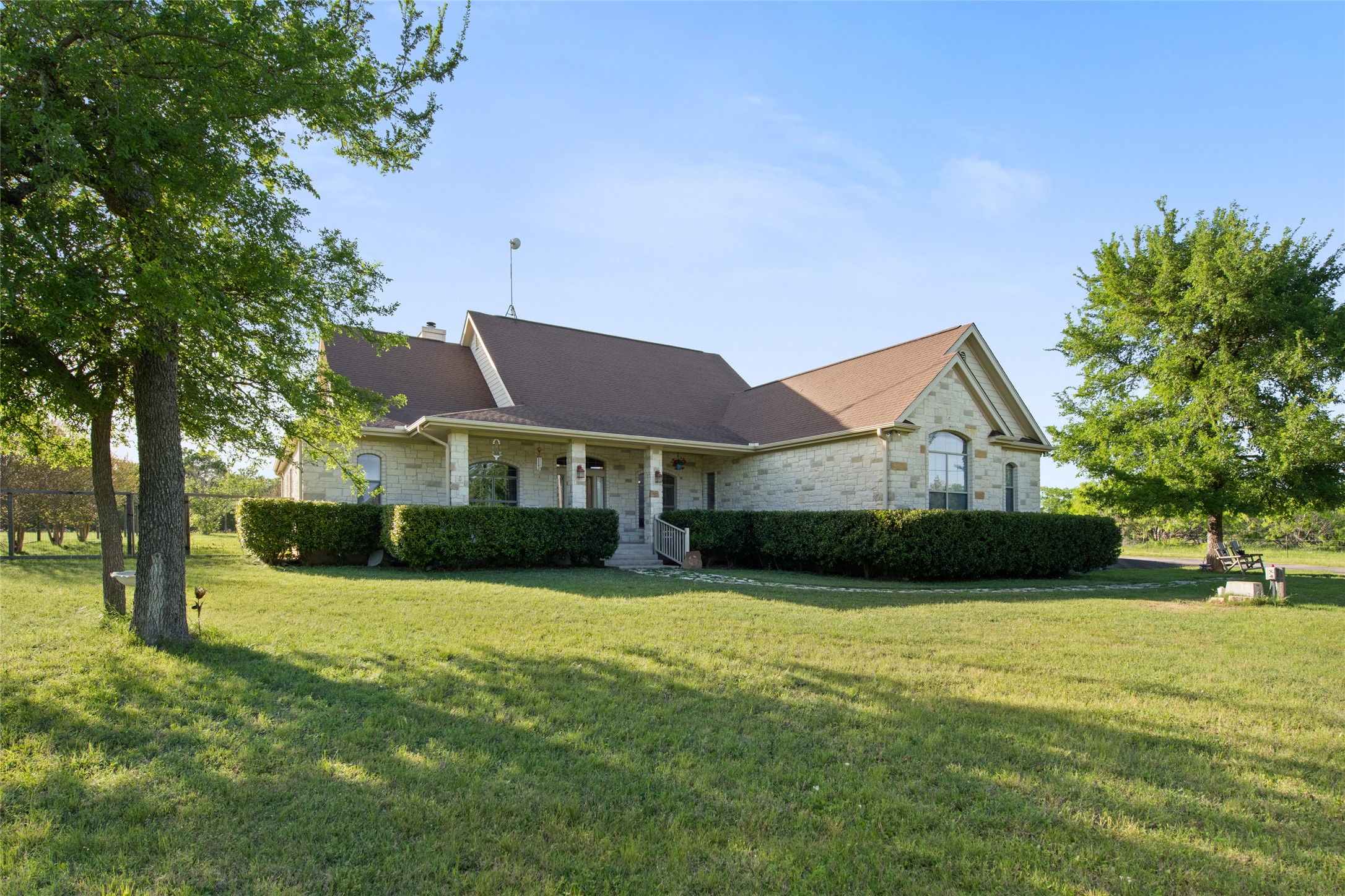 3060 FM 1704 — photo