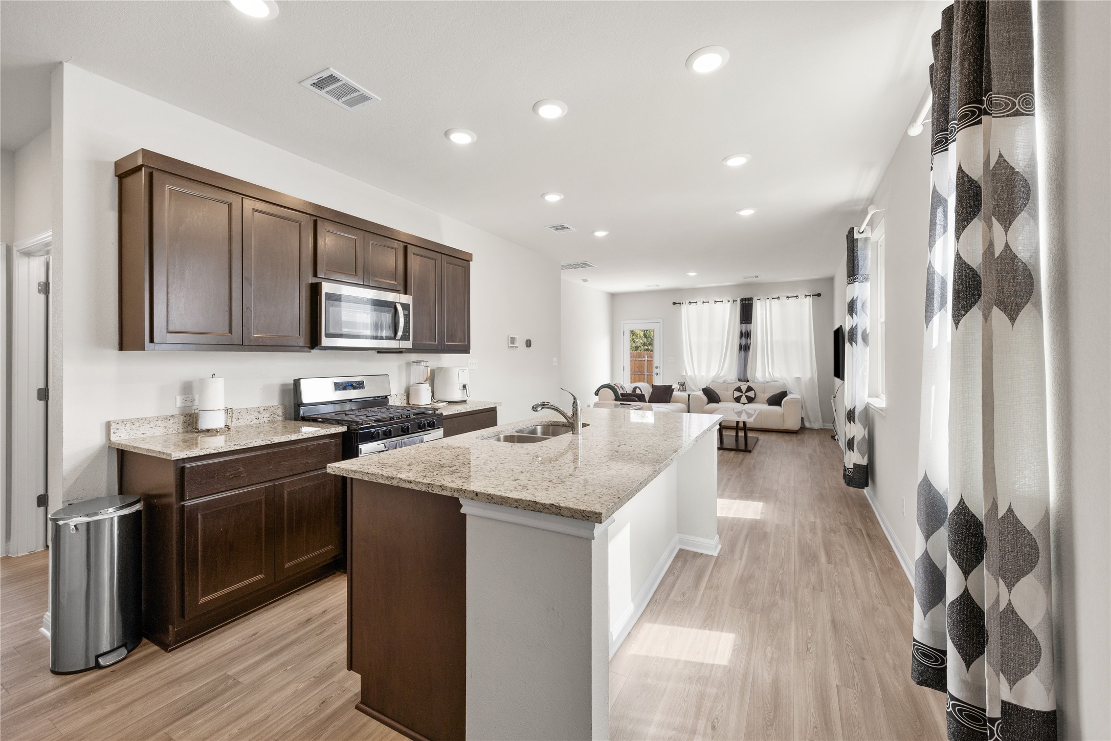 Home in Elgin, TX 78621 — photo 3