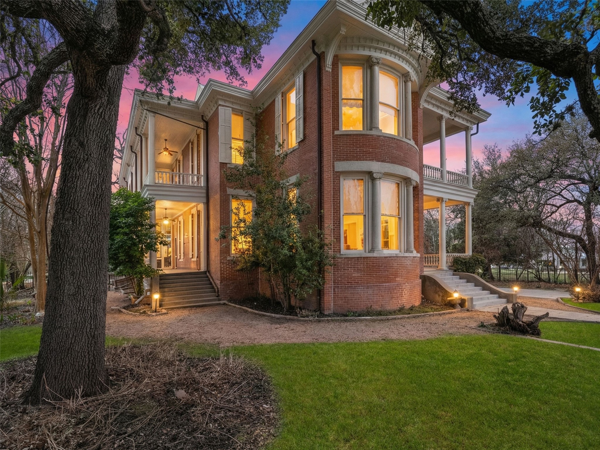 372 Magazine Ave — photo