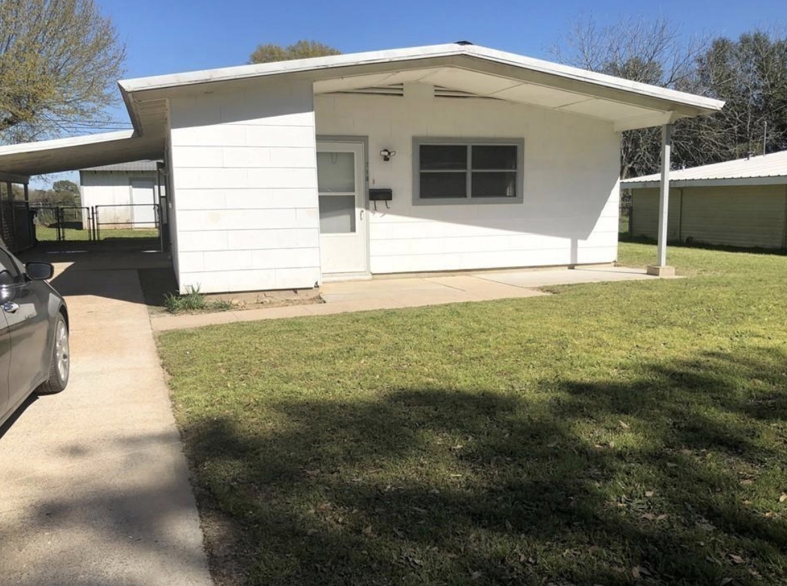 718 Hogan Dr — photo