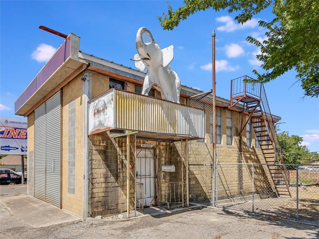 1018 N Main St — photo