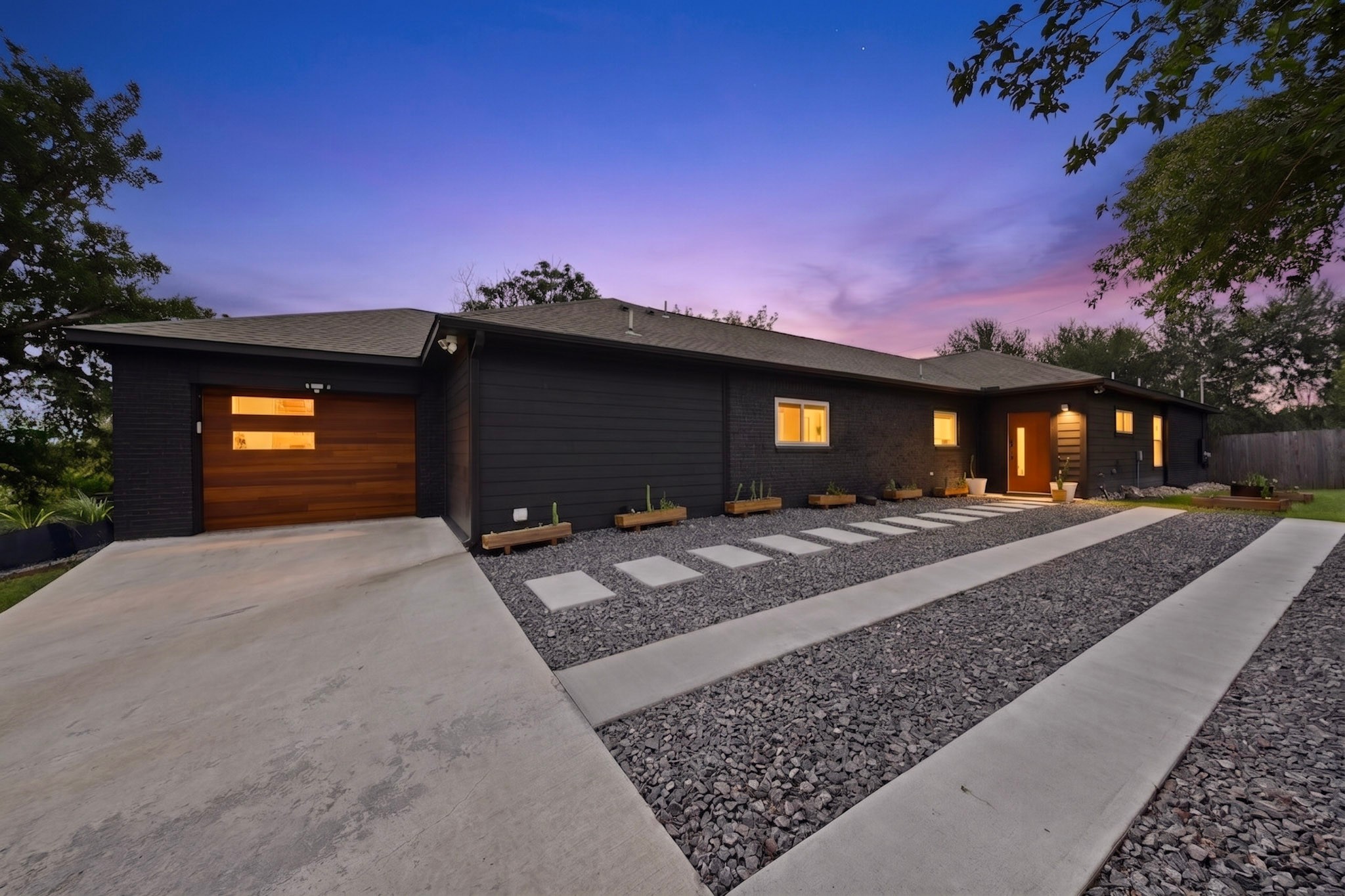 3305 Hycreek Dr — photo