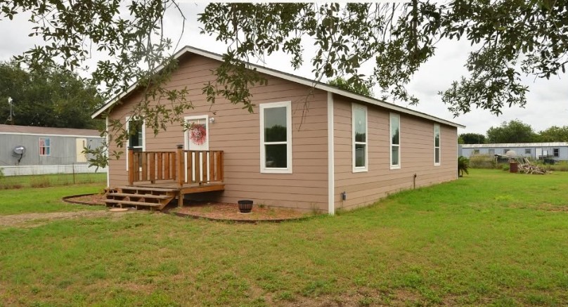 245 Cross Lake Dr — photo