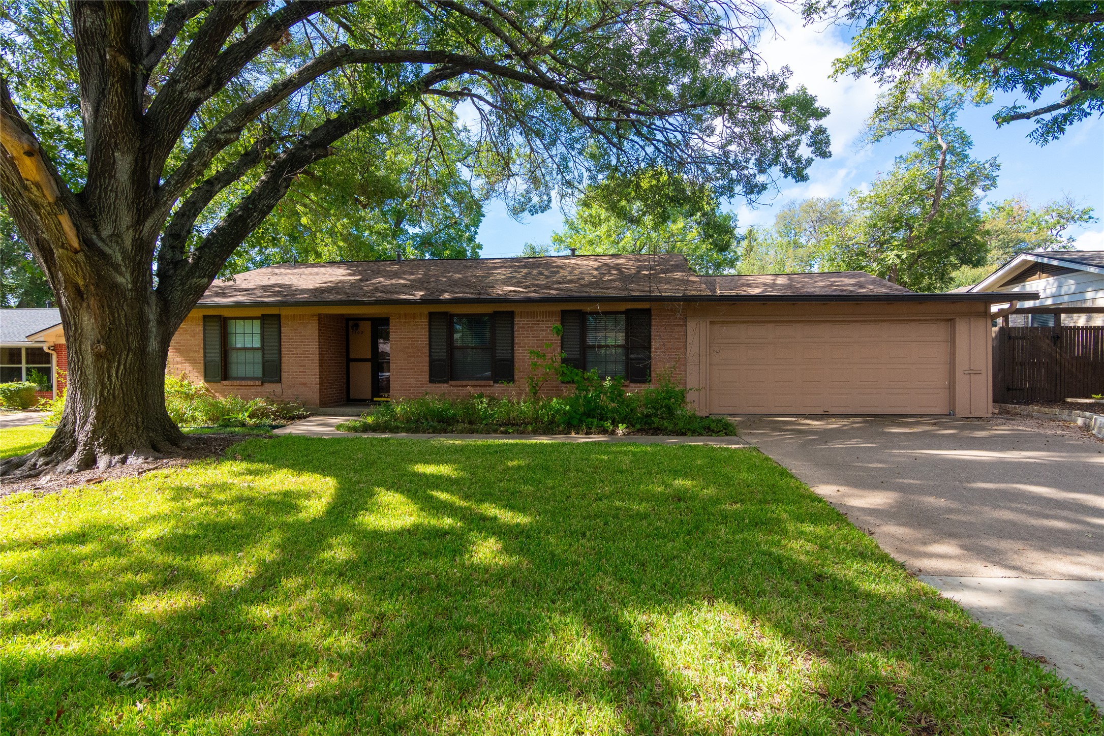 3109 Pinecrest Dr — photo