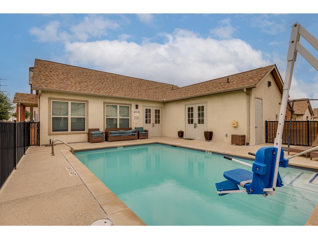 2400 Louis Henna Blvd 301 — photo