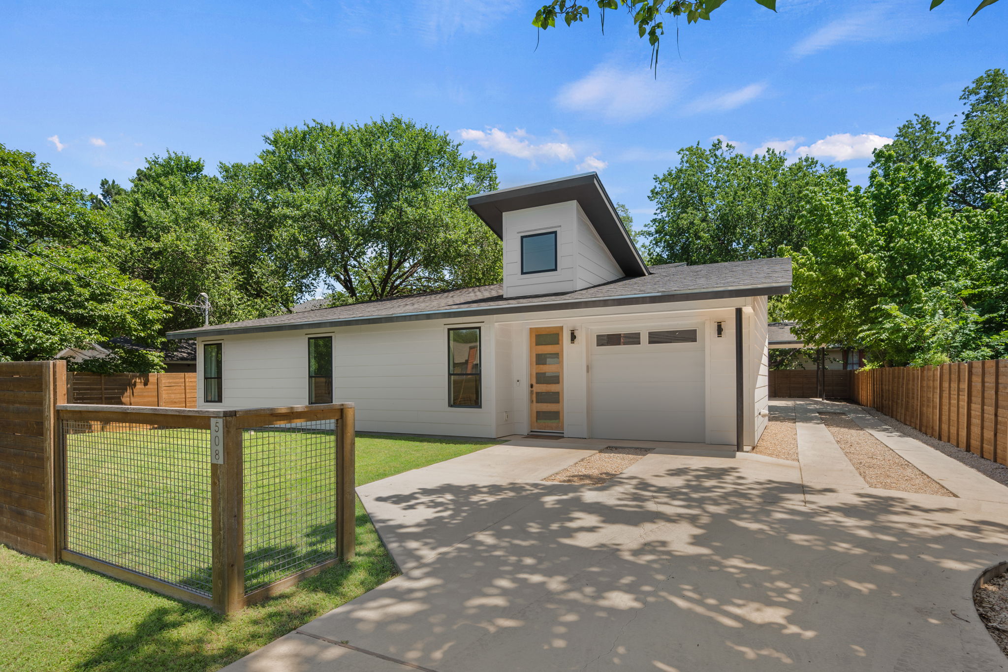 508 Capitol Dr 1 — photo