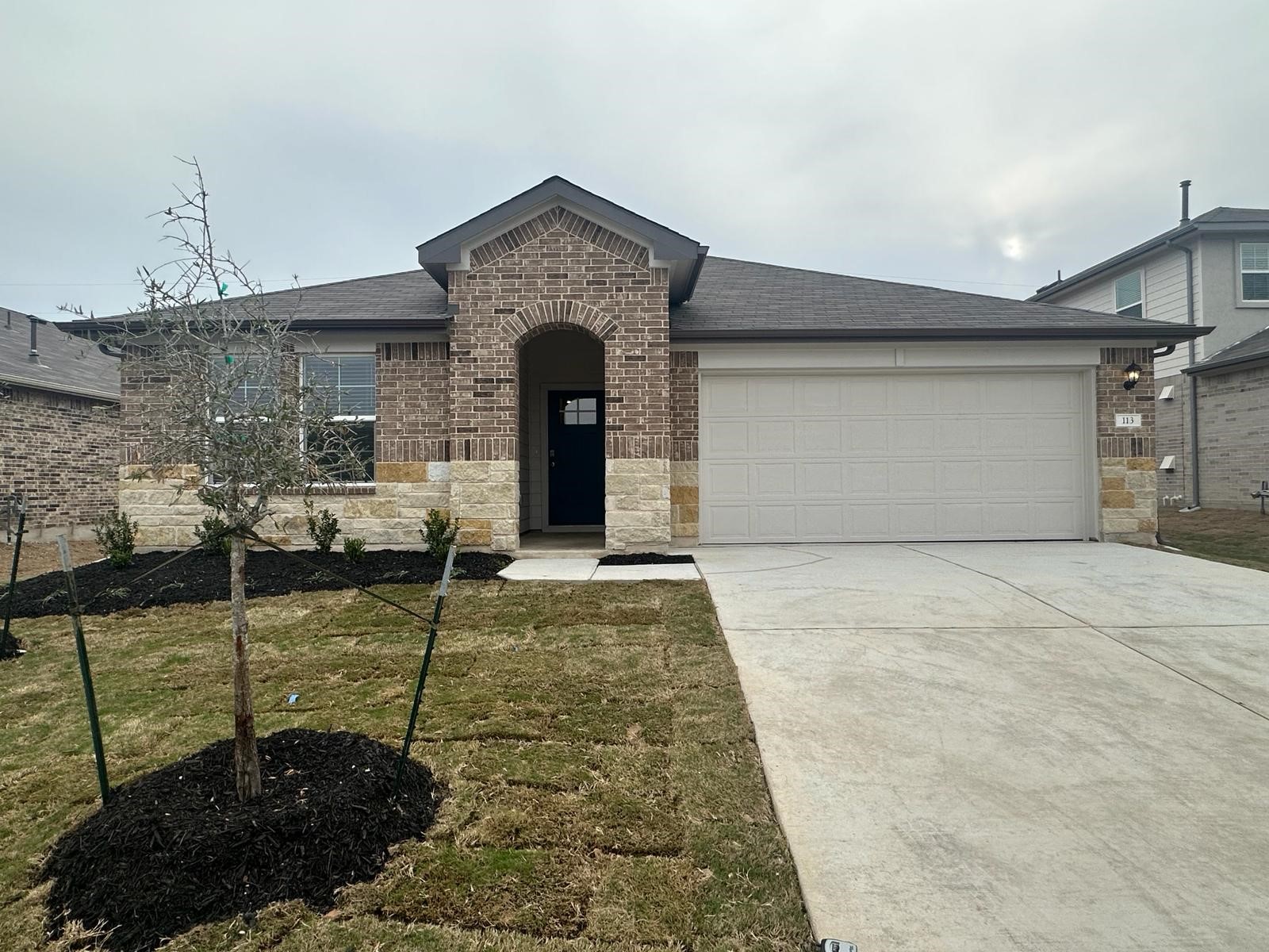 113 Briggs Ln — photo