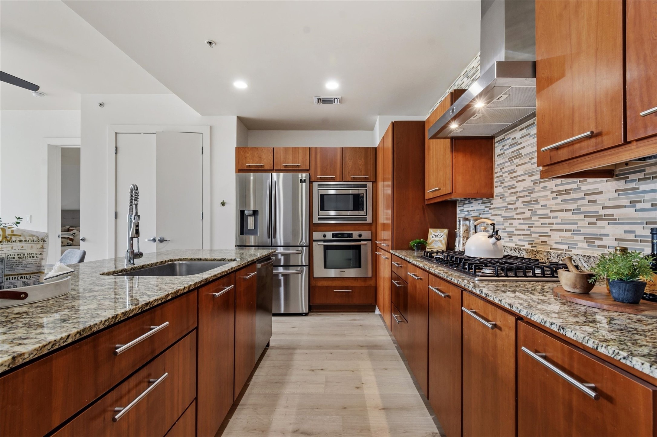 210 Lee Barton Dr 517 — photo