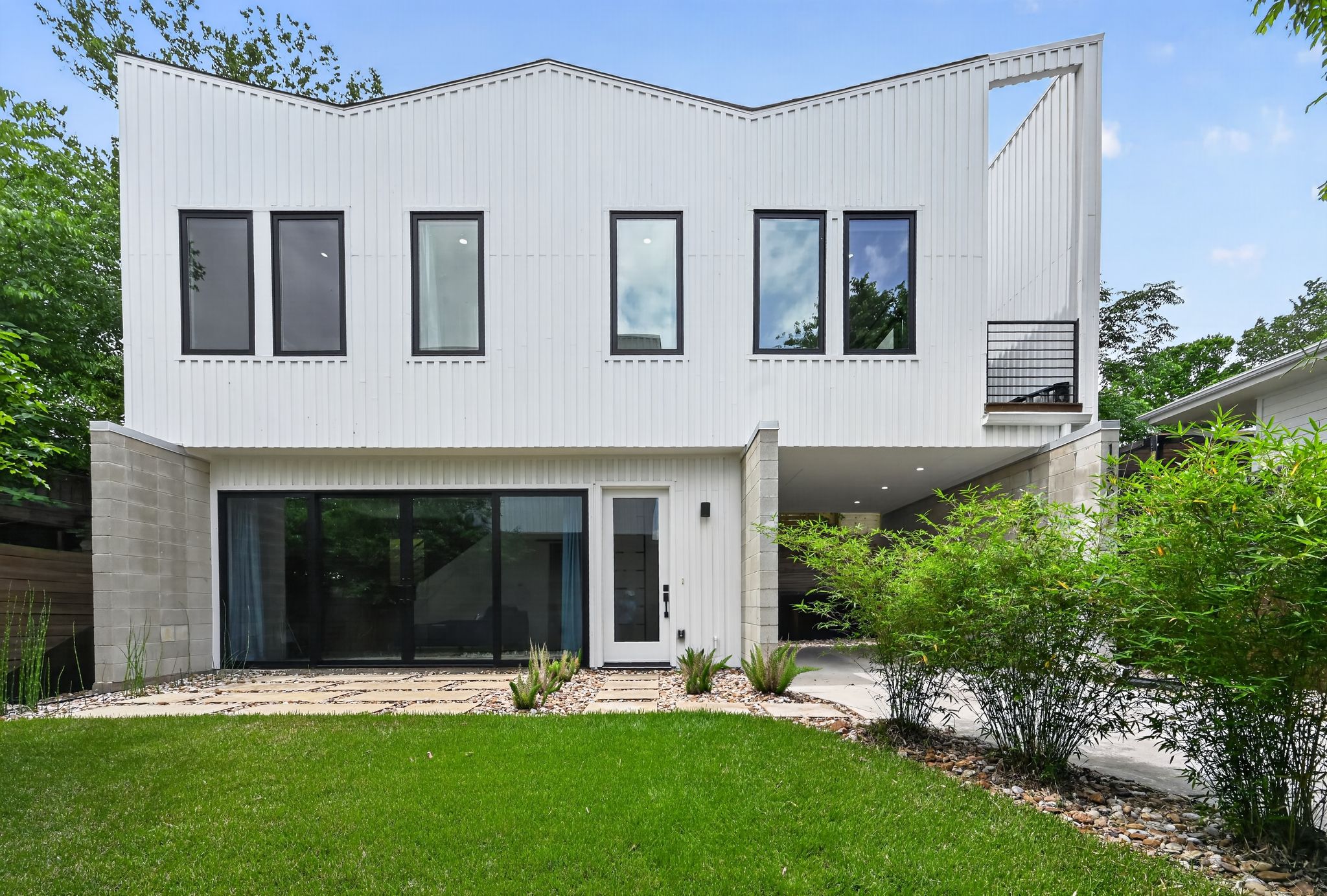 1206 Luna St 2 — photo