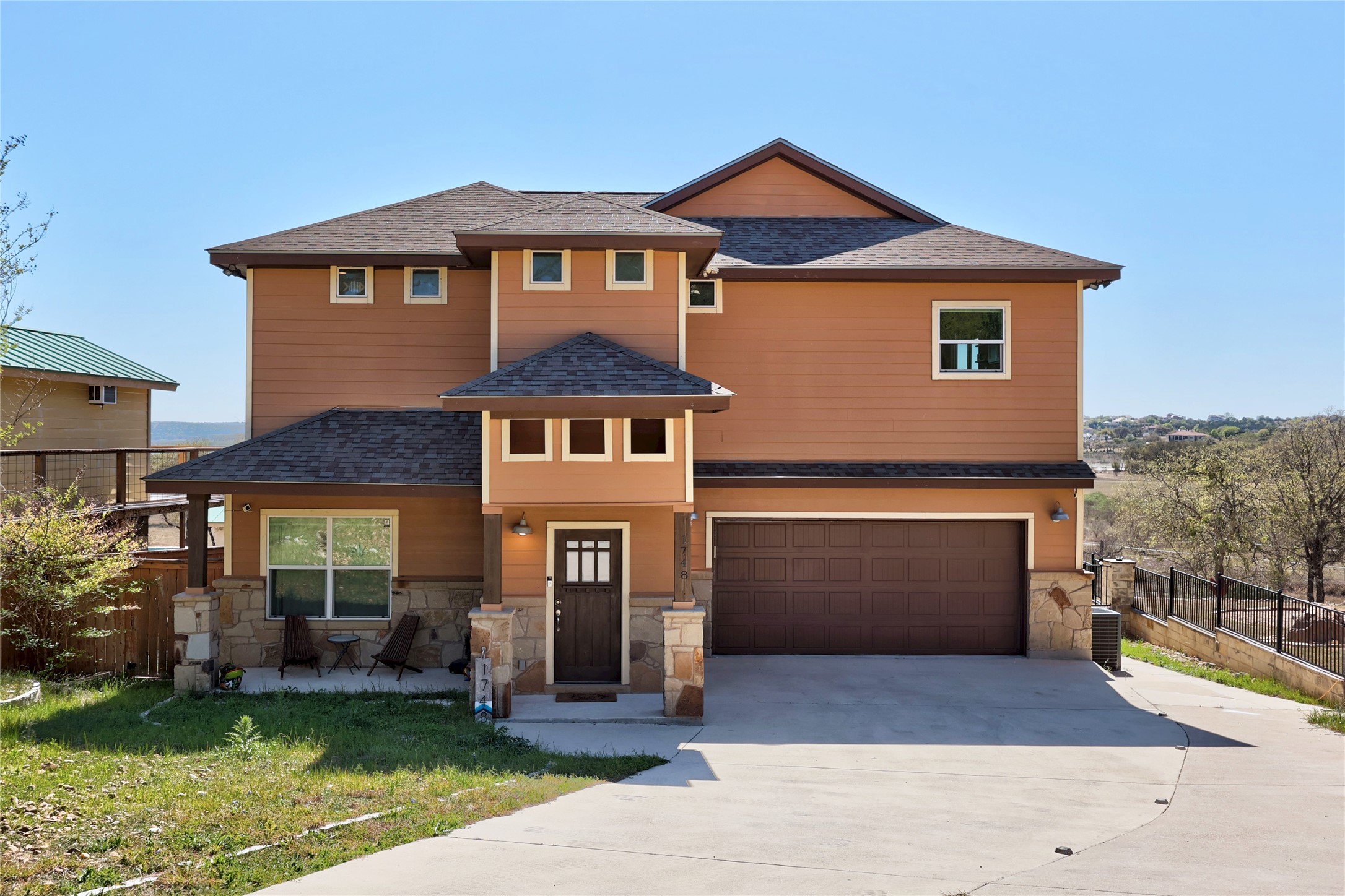 1748 Lakeshore Dr — photo