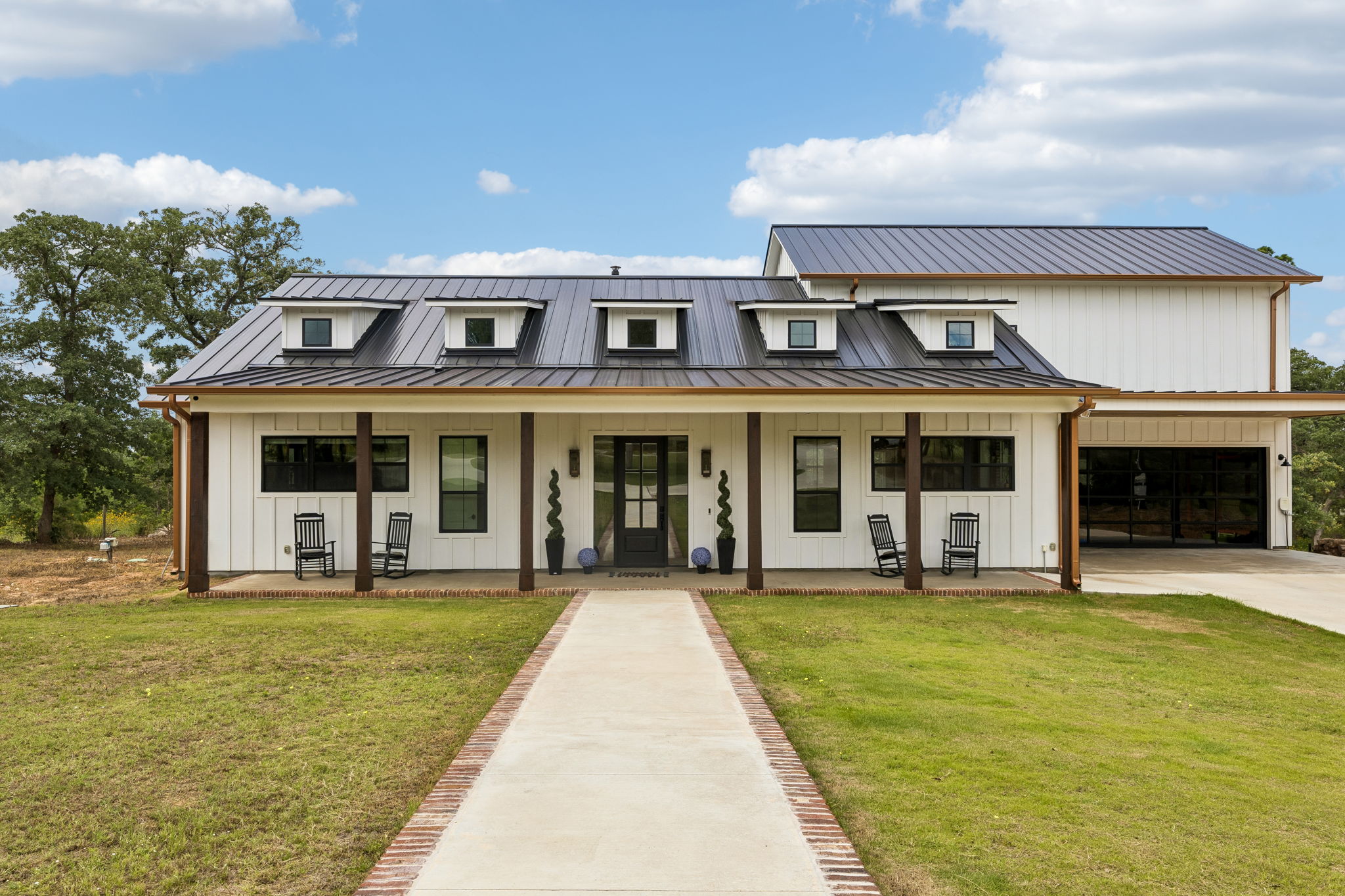 143 W Tanglebriar Ct — photo
