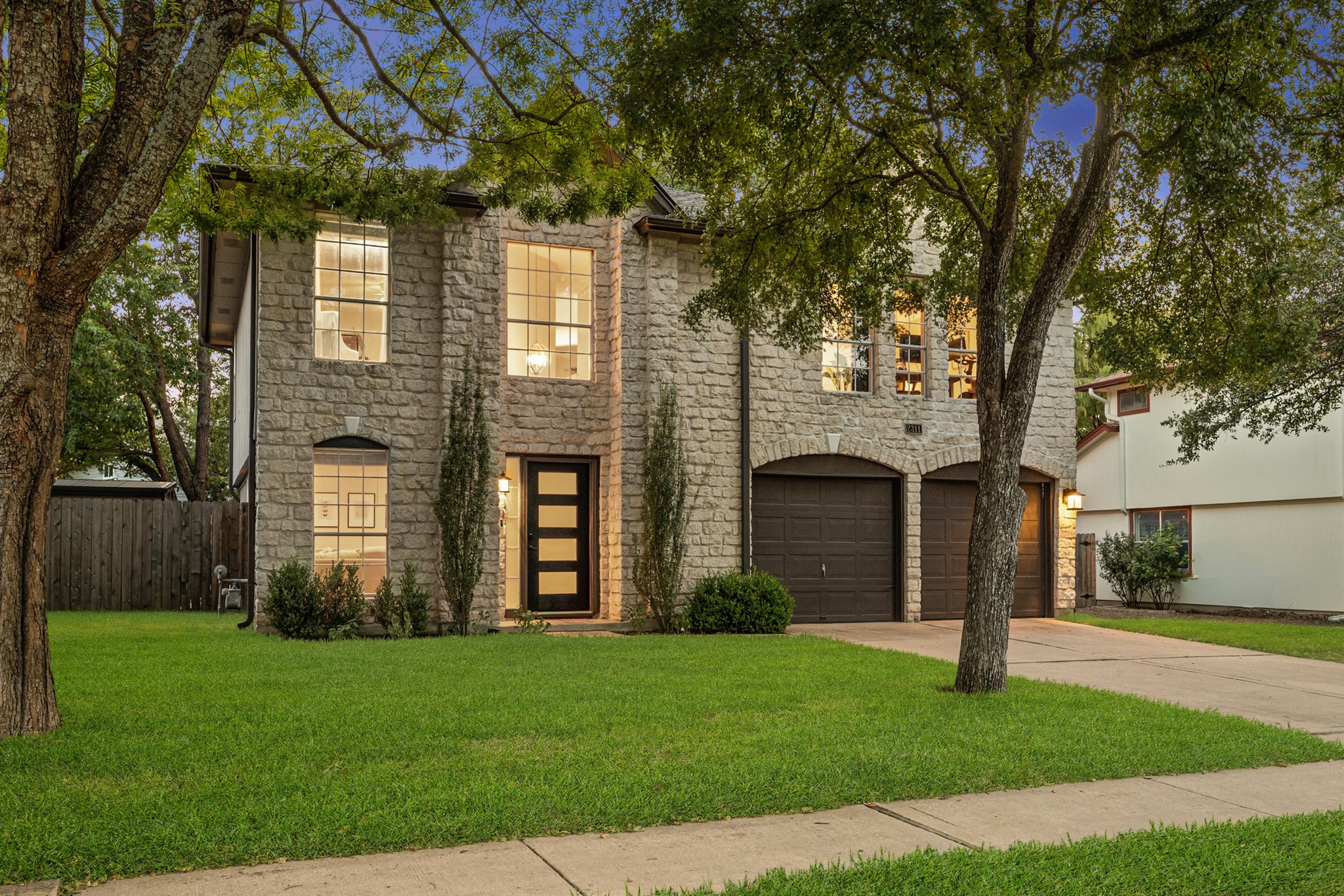 2311 N Shields Dr — photo