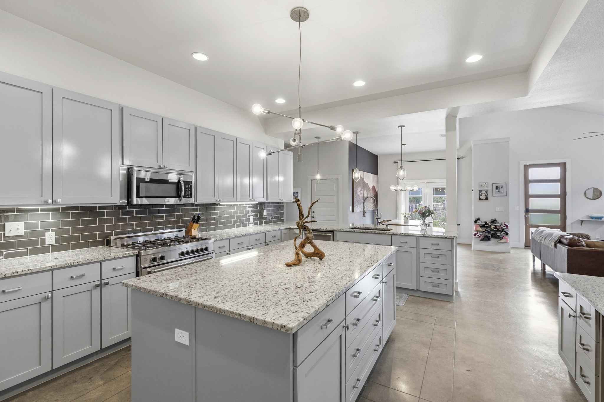 3019 Lyons Road, Austin, TX 78702 — photo 3