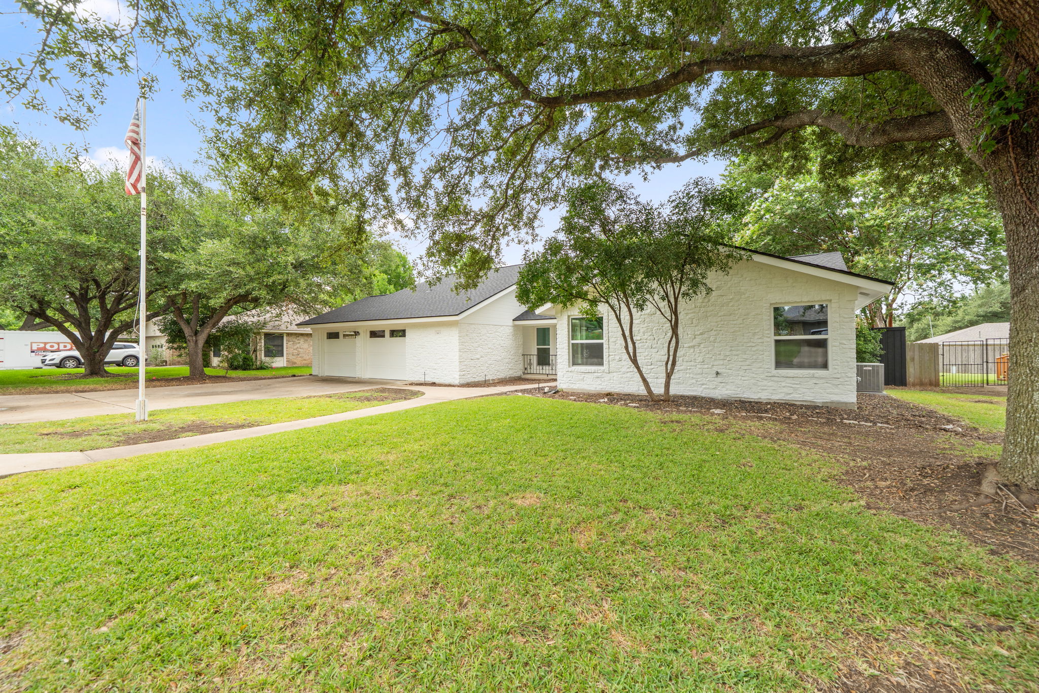 1403 Stone Ridge Dr — photo