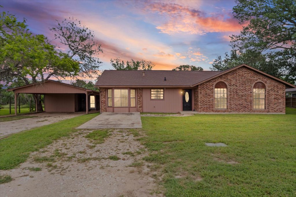 650 W Austin Rd — photo