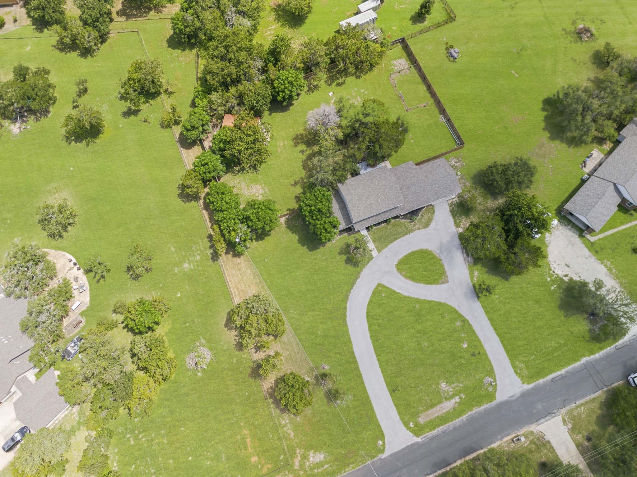411 Carriage Oaks Dr — photo