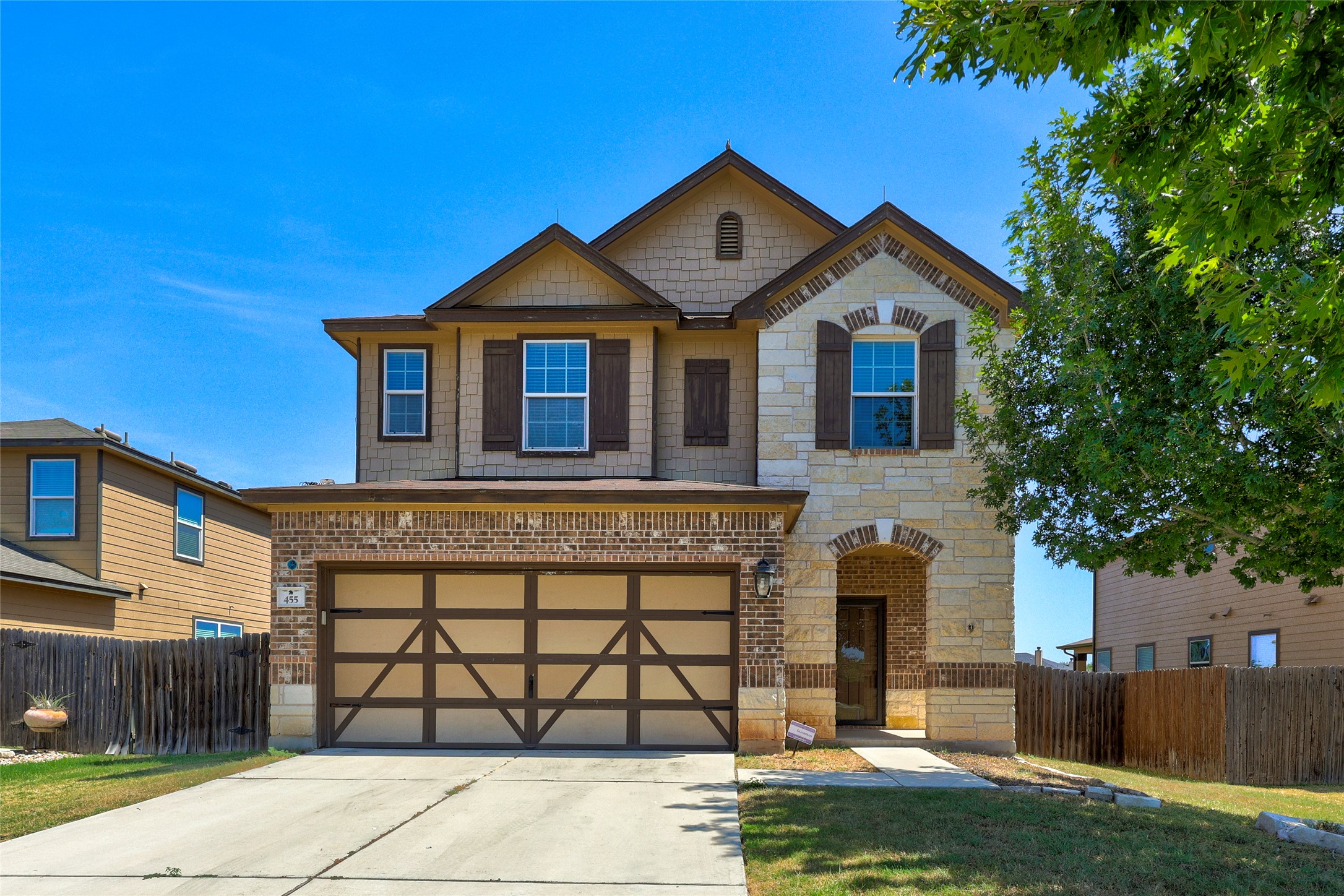 455 Gina Dr — photo