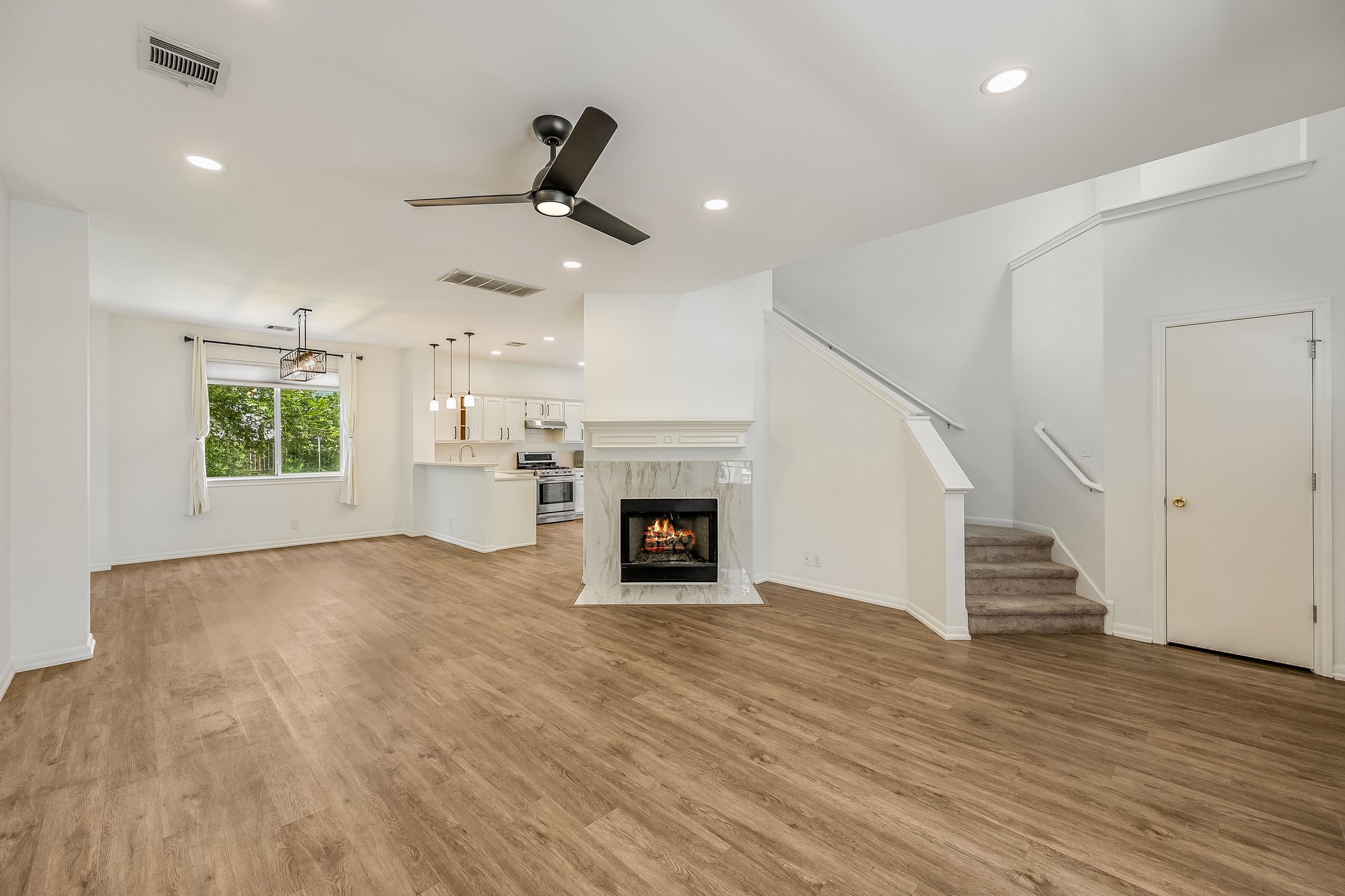 Home in Buda, TX 78610 — photo 2