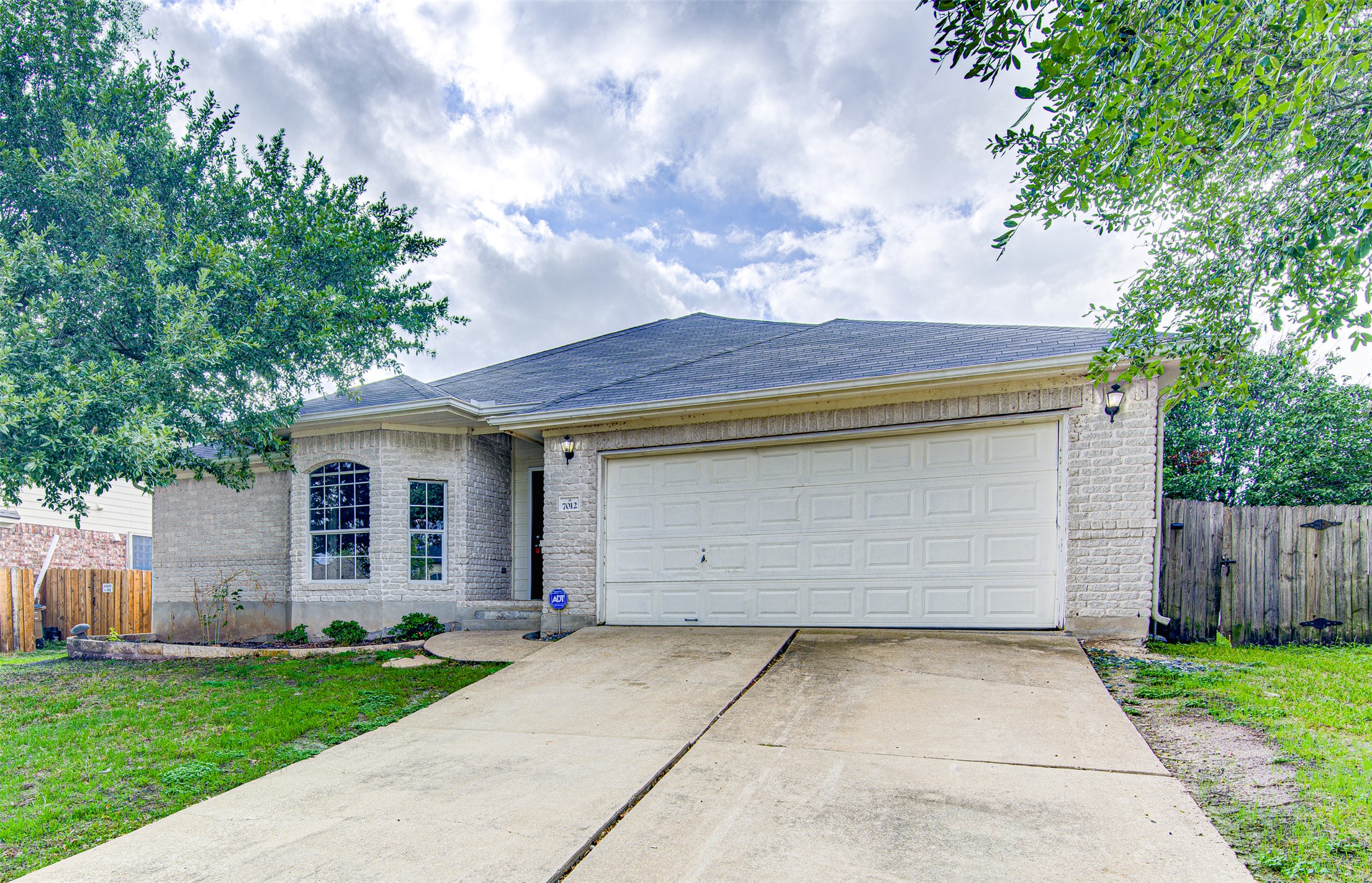7012 Thistle Hill Way — photo
