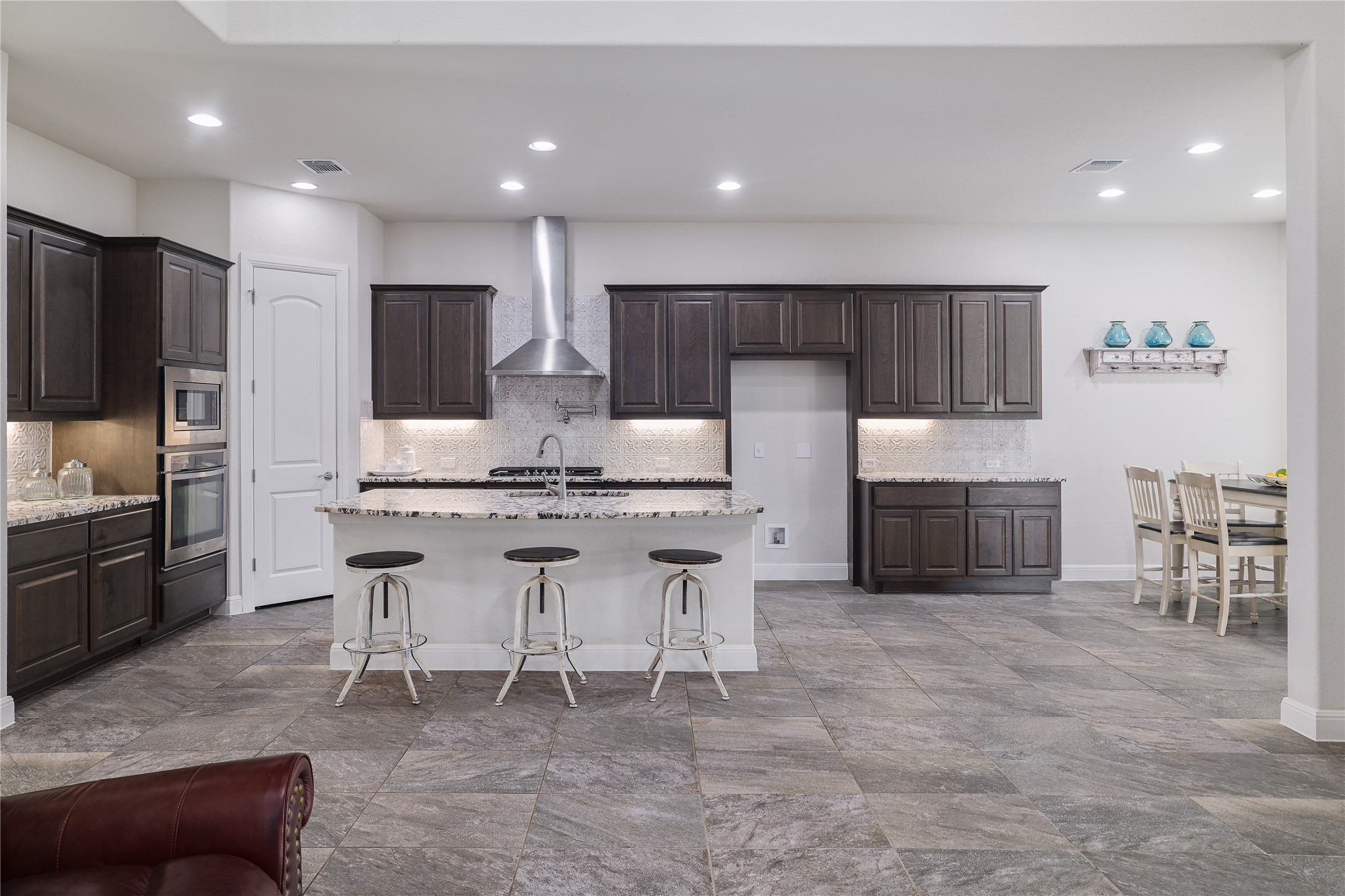 3118 Media Dr — photo