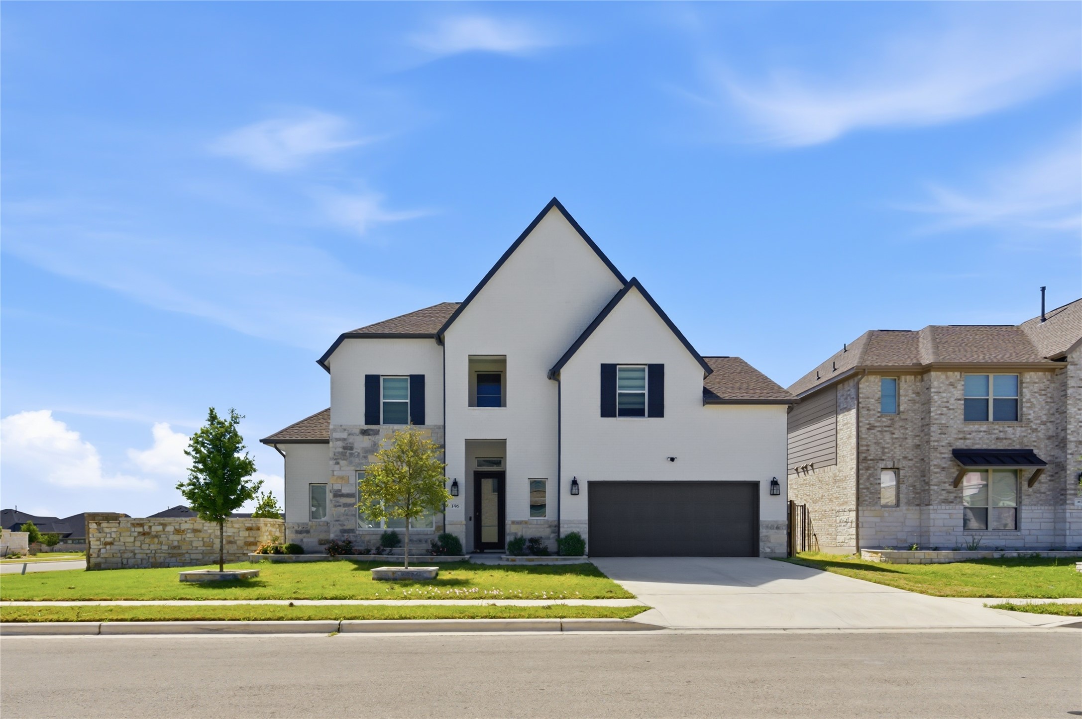 396 Hollister Dr — photo