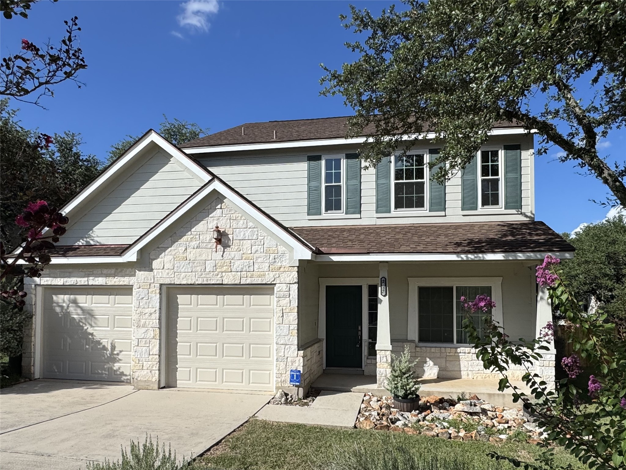 2037 Northview Dr — photo