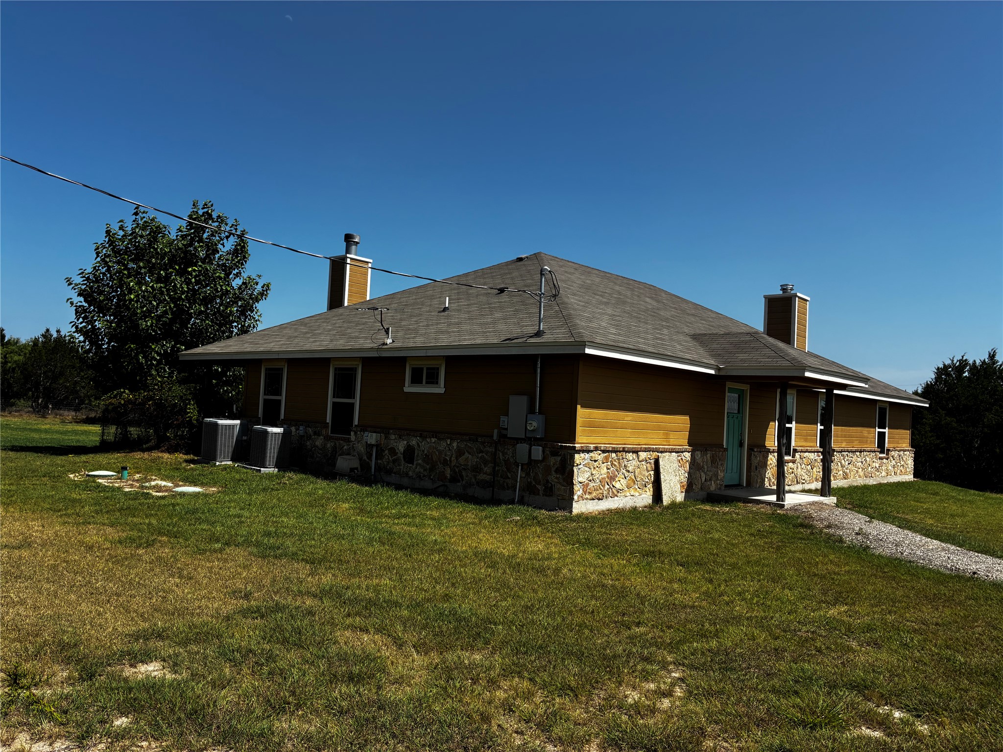 23748 N US Highway 281 — photo