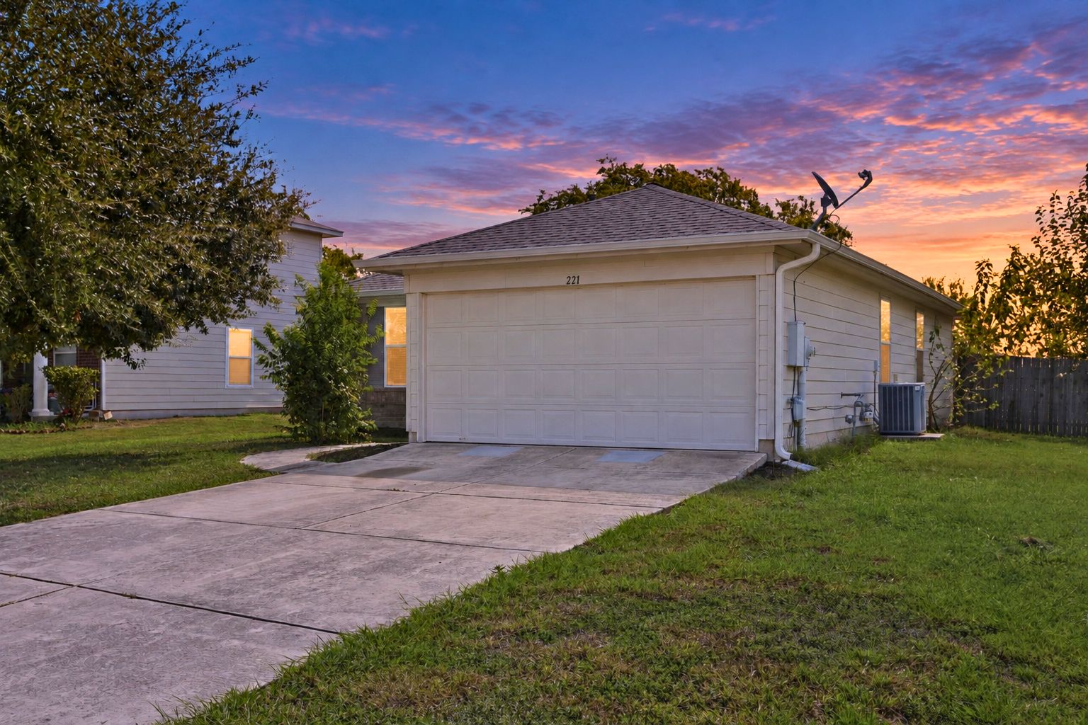 221 Ames CV — photo