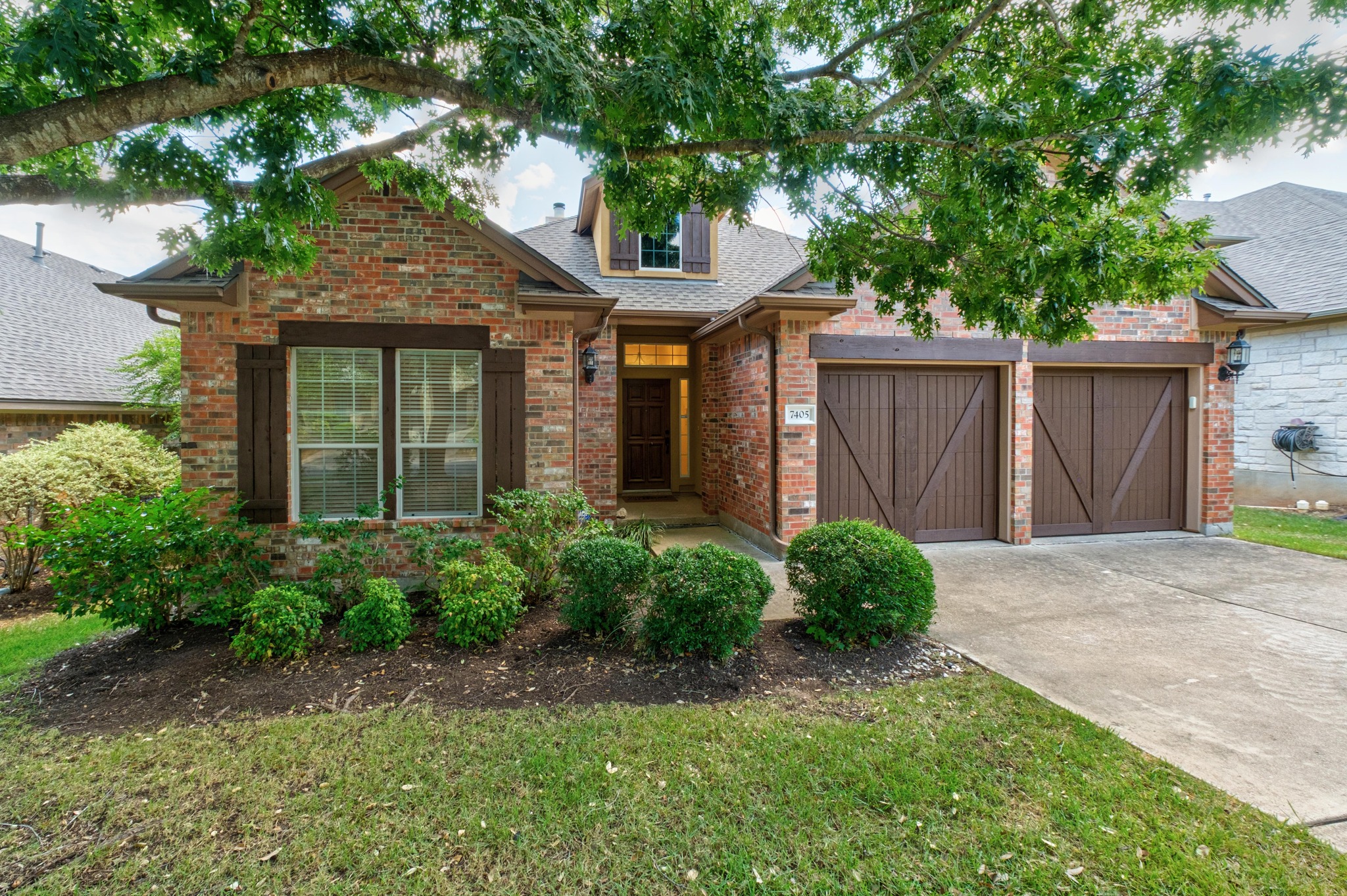 7405 Brecourt Manor Way — photo
