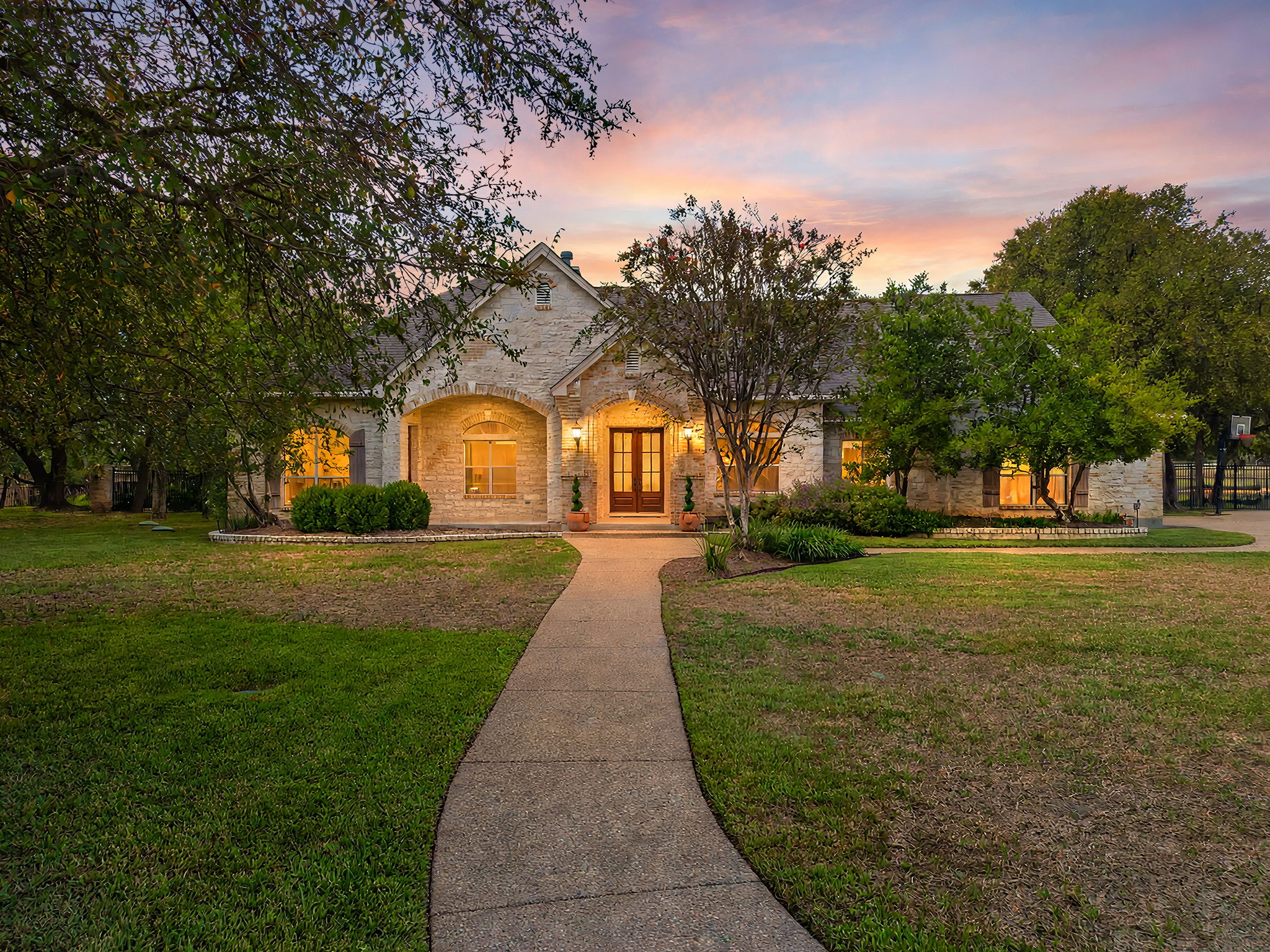 701 Highland Spring Ln — photo