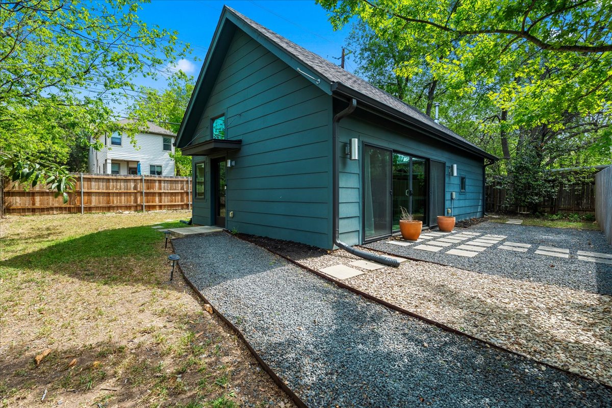 1808 Forest Hill Dr — photo