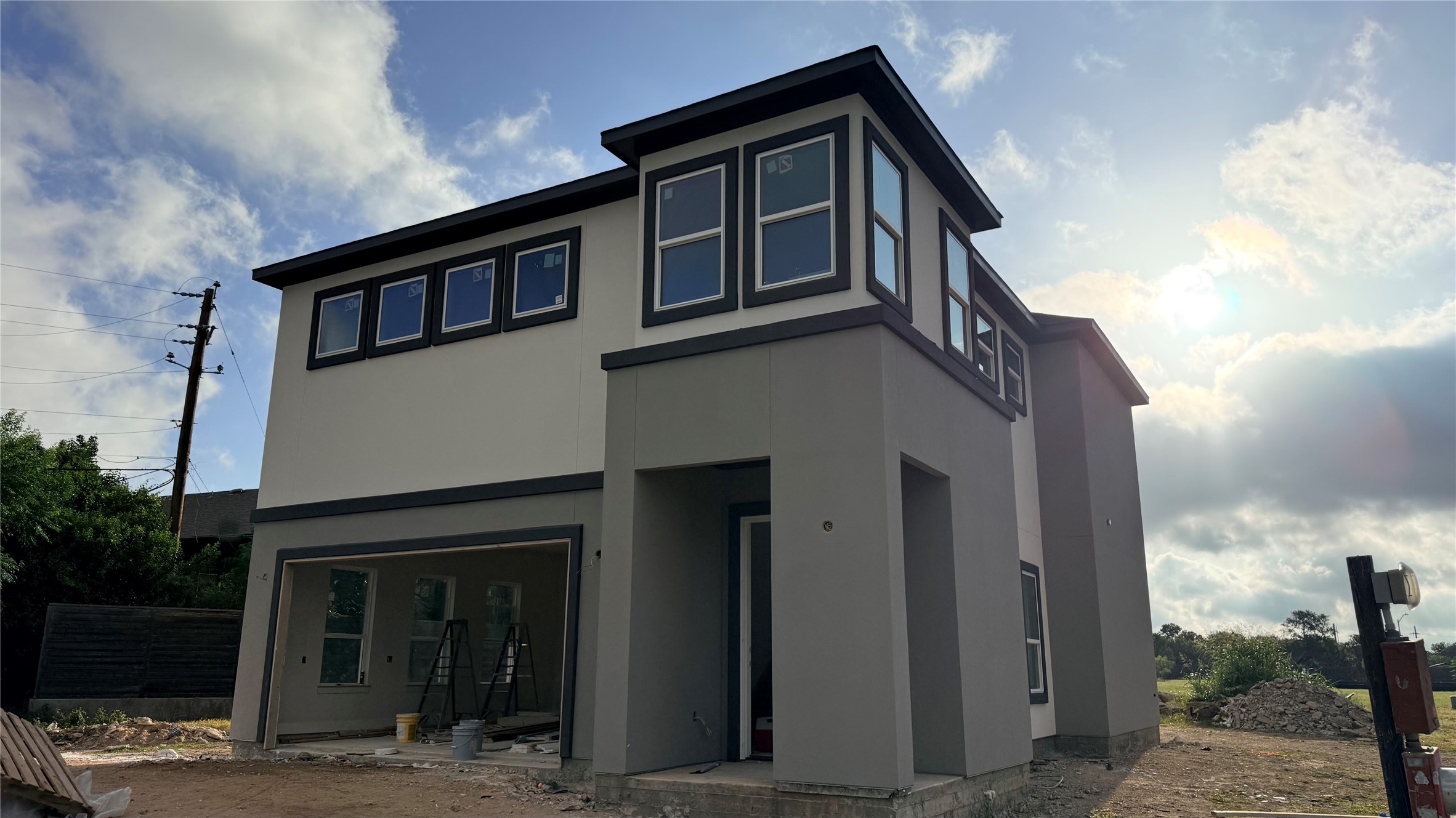 1204 Friends CV — photo