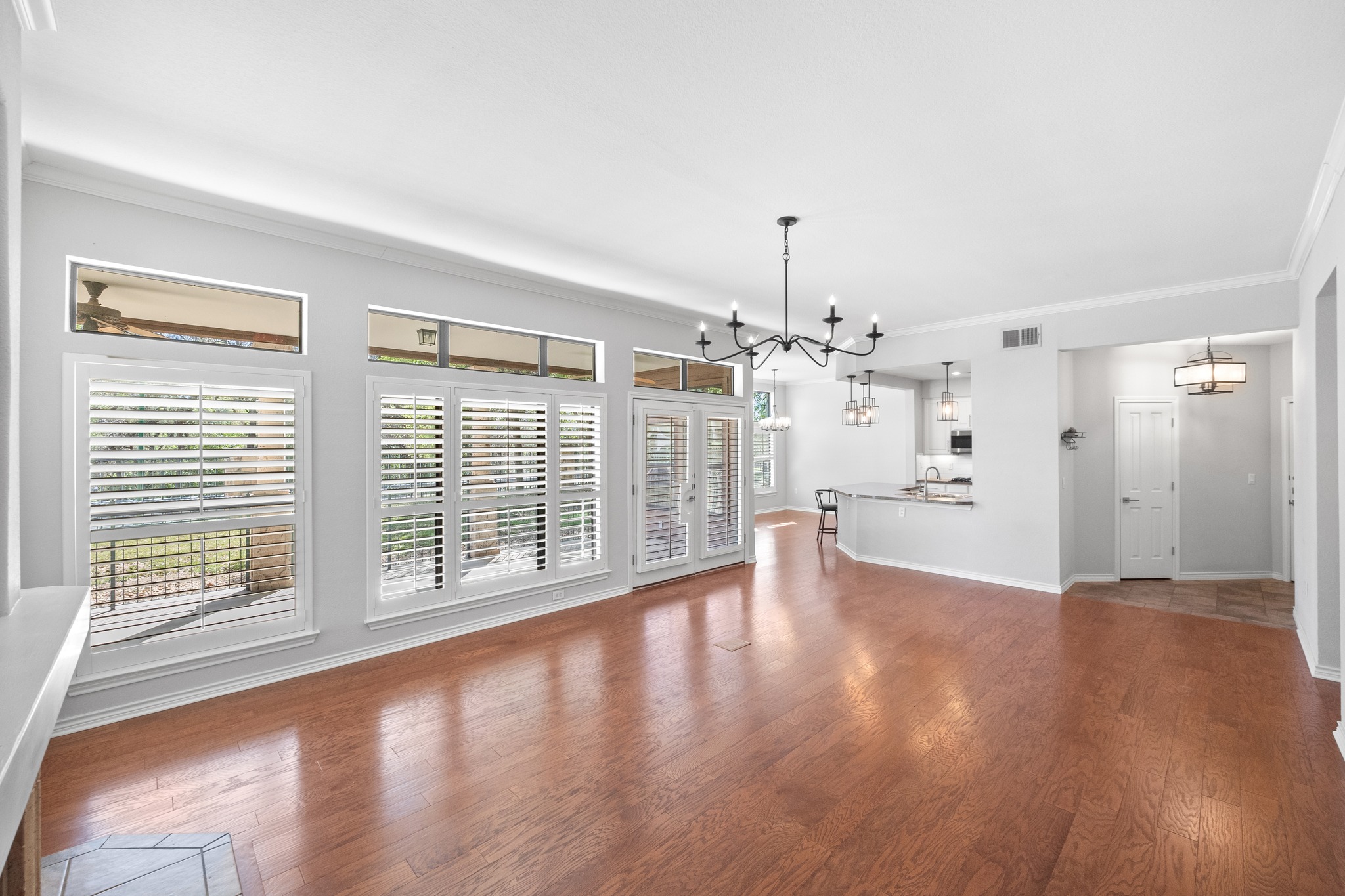 300 San Gabriel Village Blvd 410 — photo
