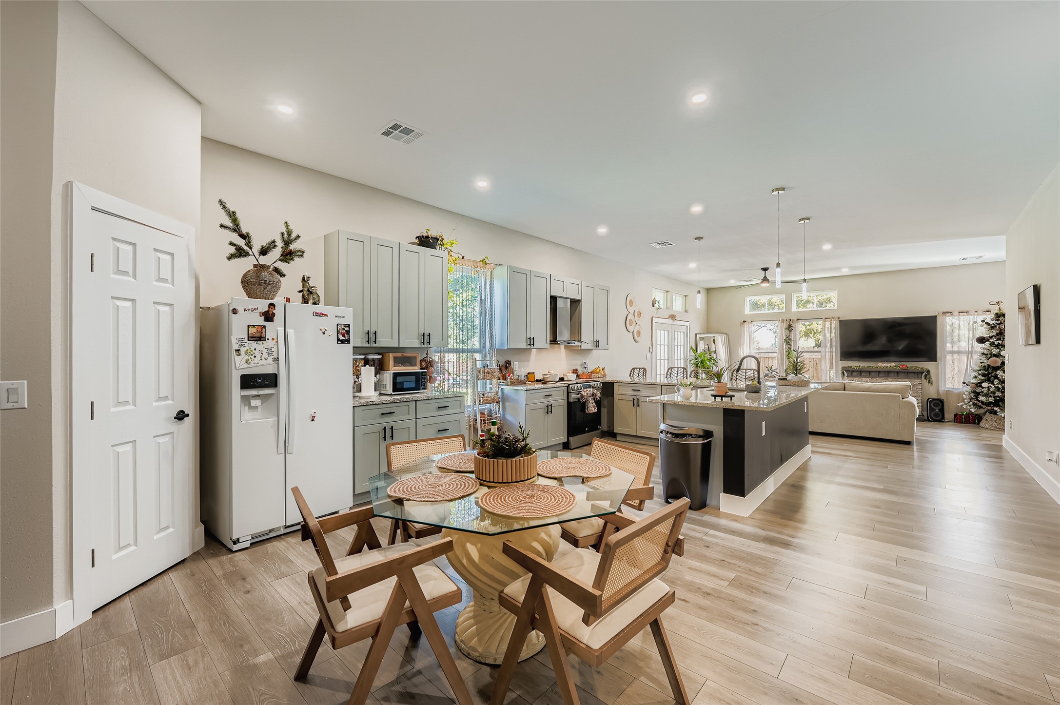149 Arosa Dr — photo