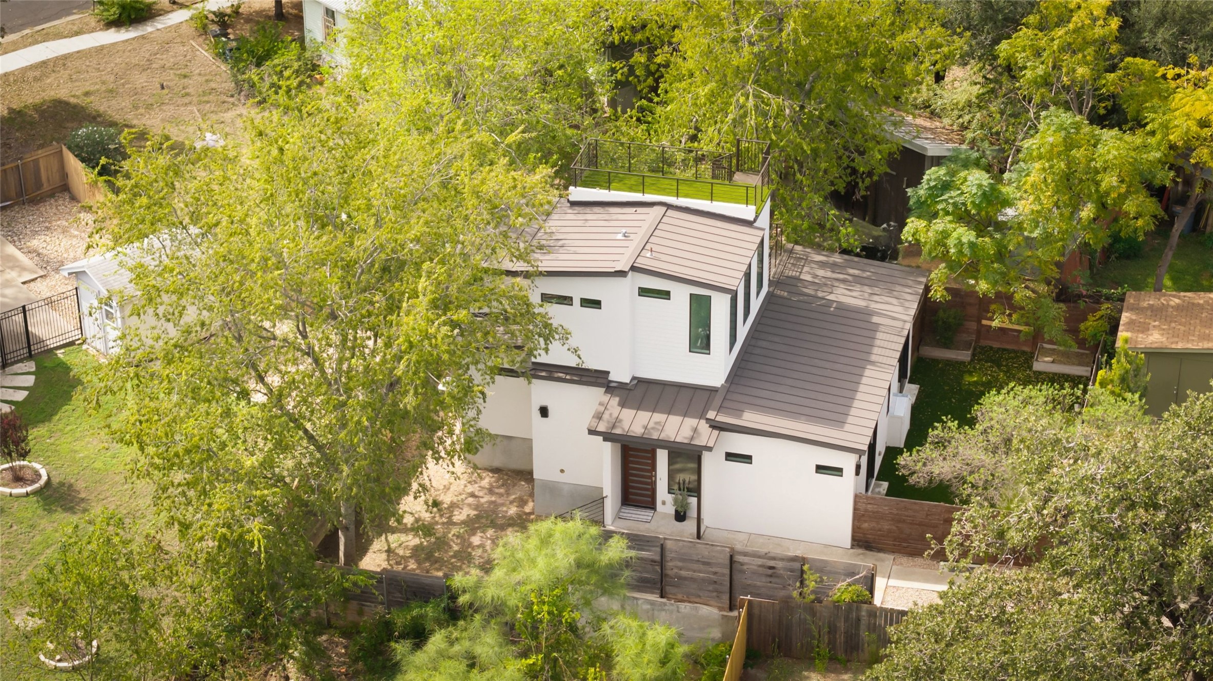 2011 Peoples St Unit B — photo