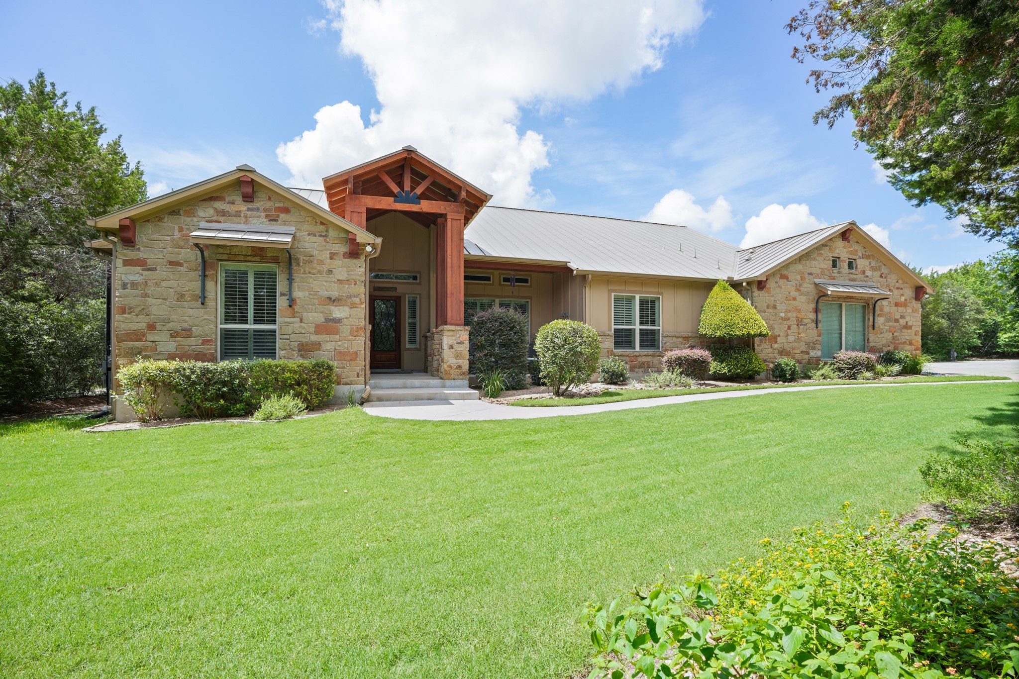 13901 FM 1826 — photo
