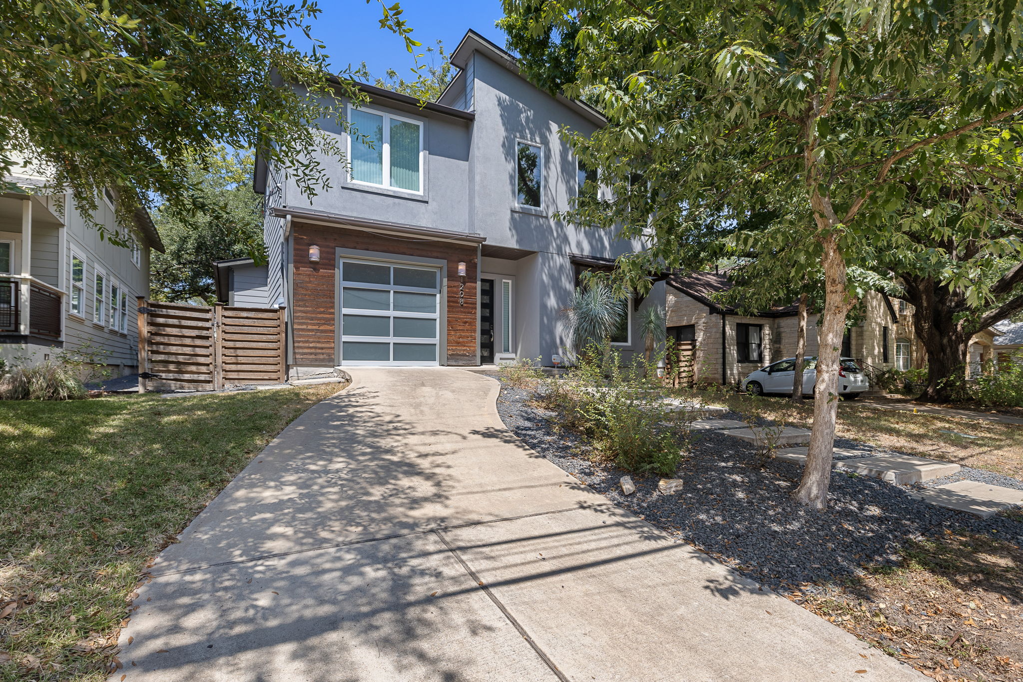 1208 Kinney Ave — photo
