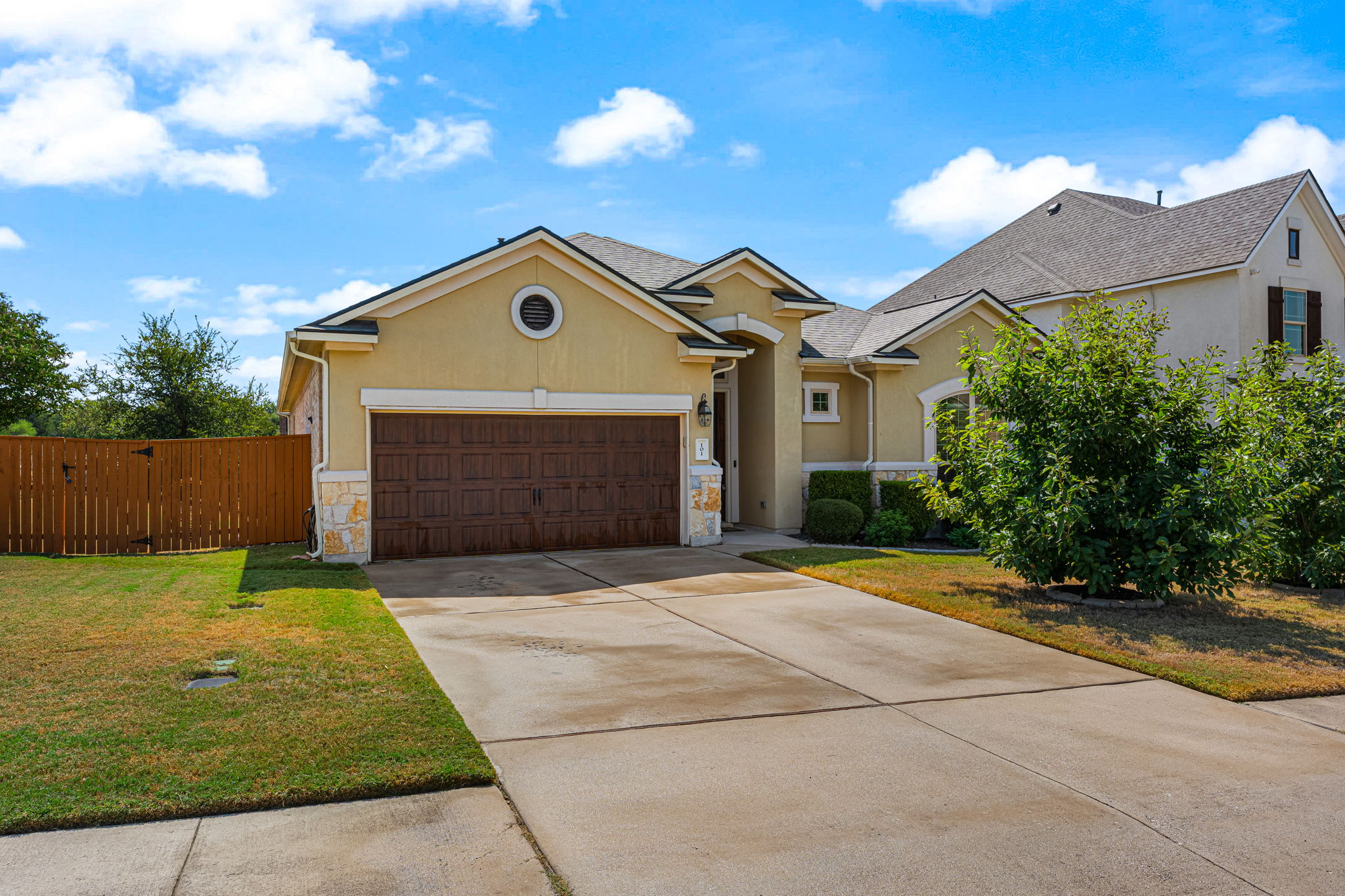 101 Fort Richardson Dr — photo